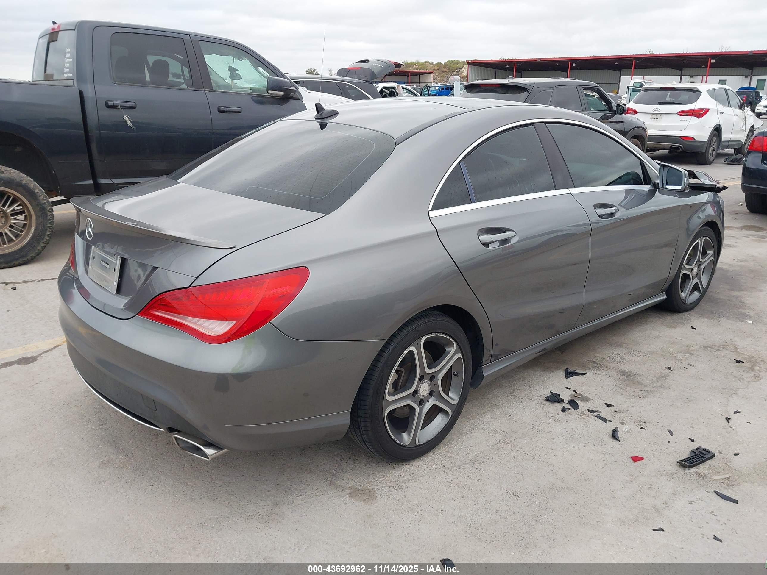 MERCEDES-BENZ CLA image 4