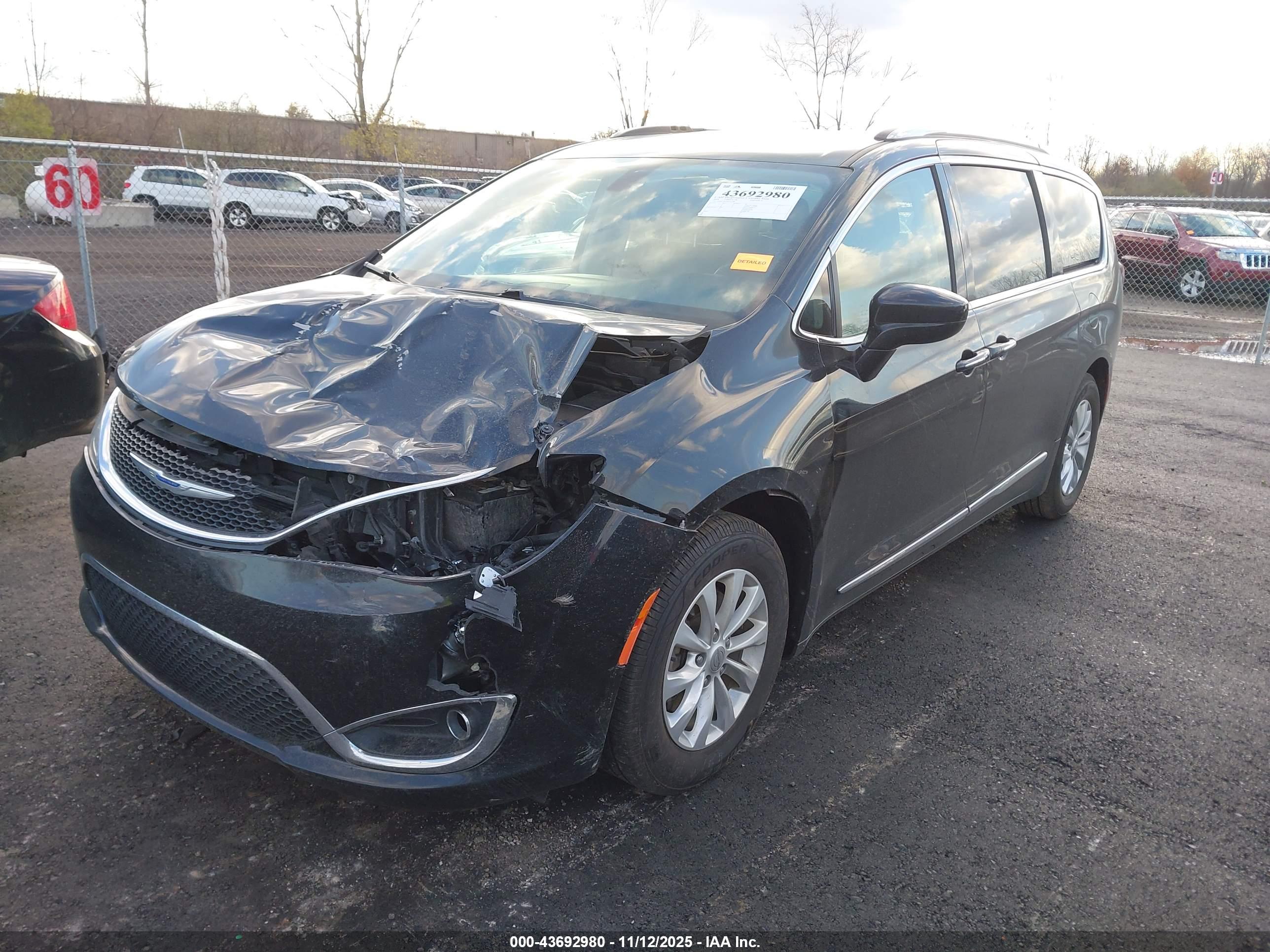 CHRYSLER PACIFICA image 2