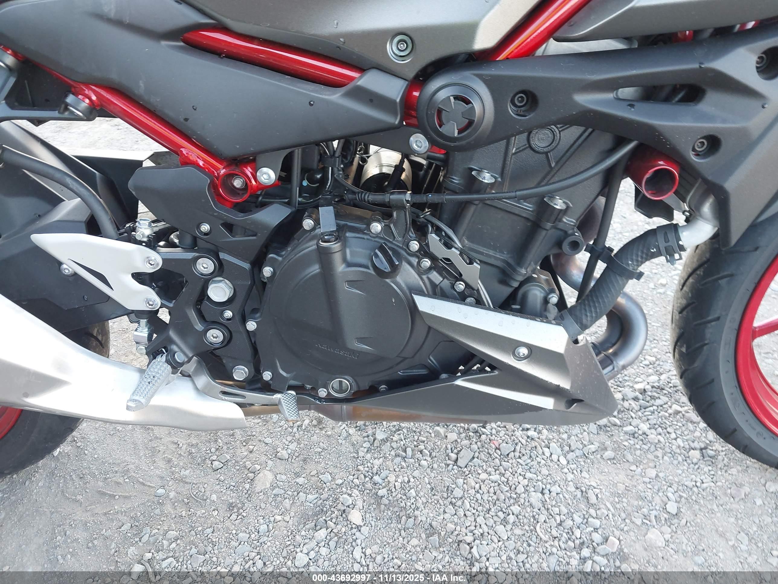 KAWASAKI ER500 image 8