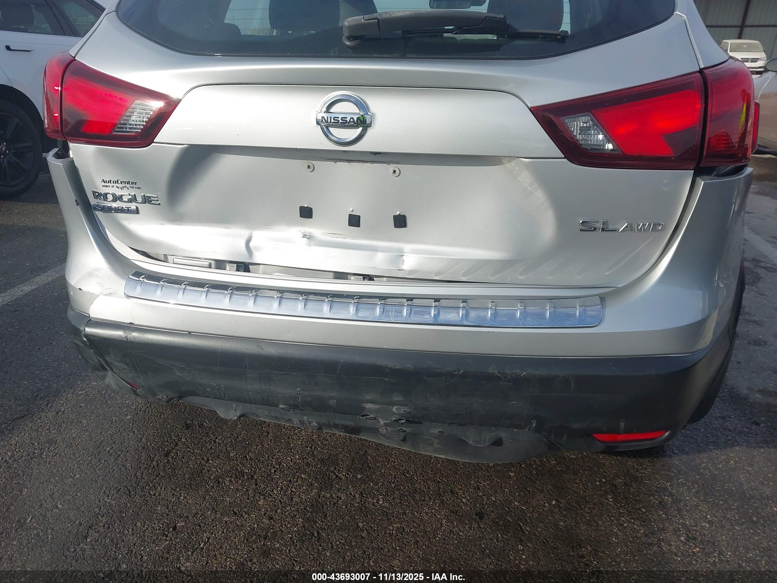 NISSAN ROGUE image 6