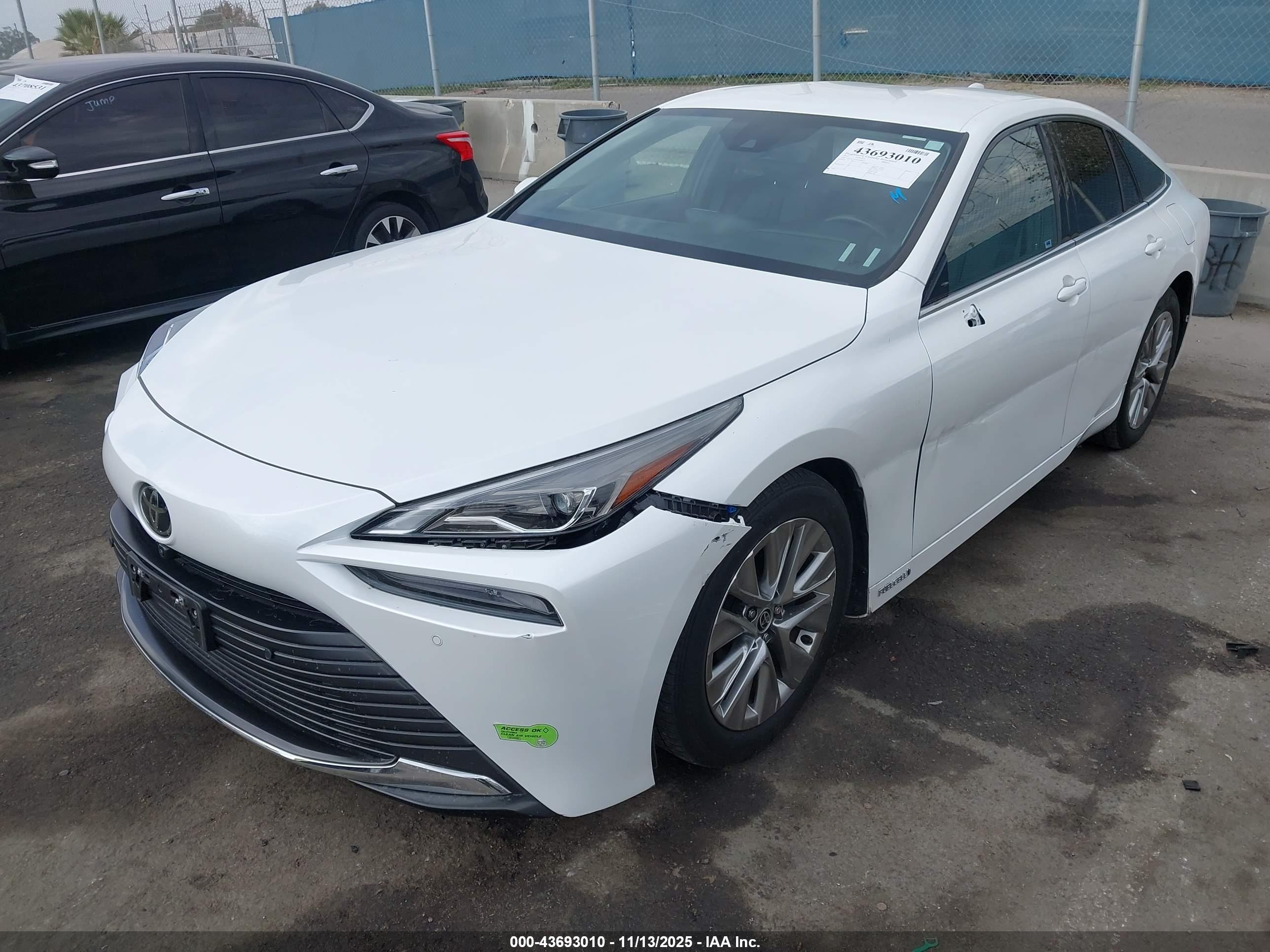 TOYOTA MIRAI image 2