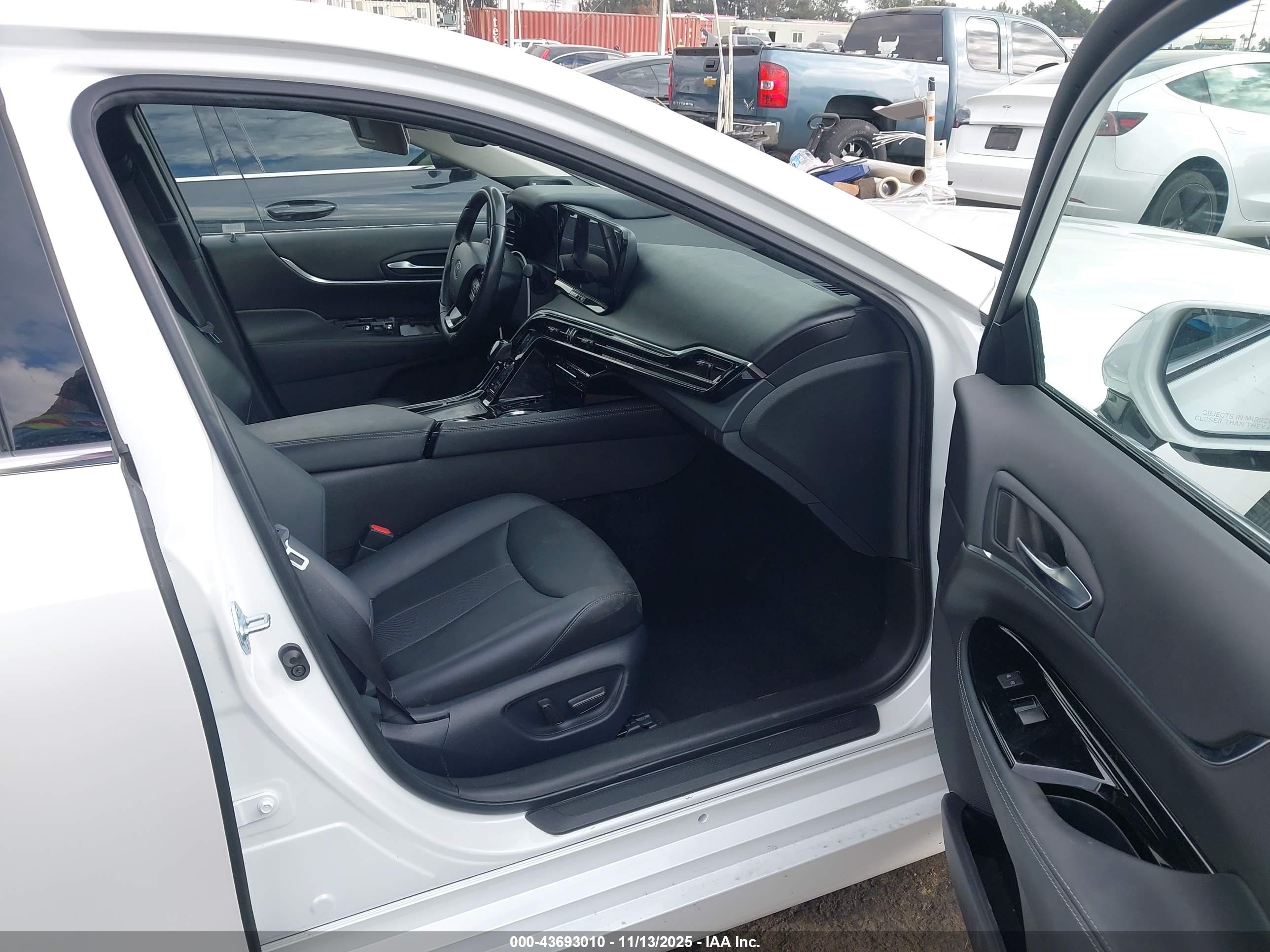 TOYOTA MIRAI image 5