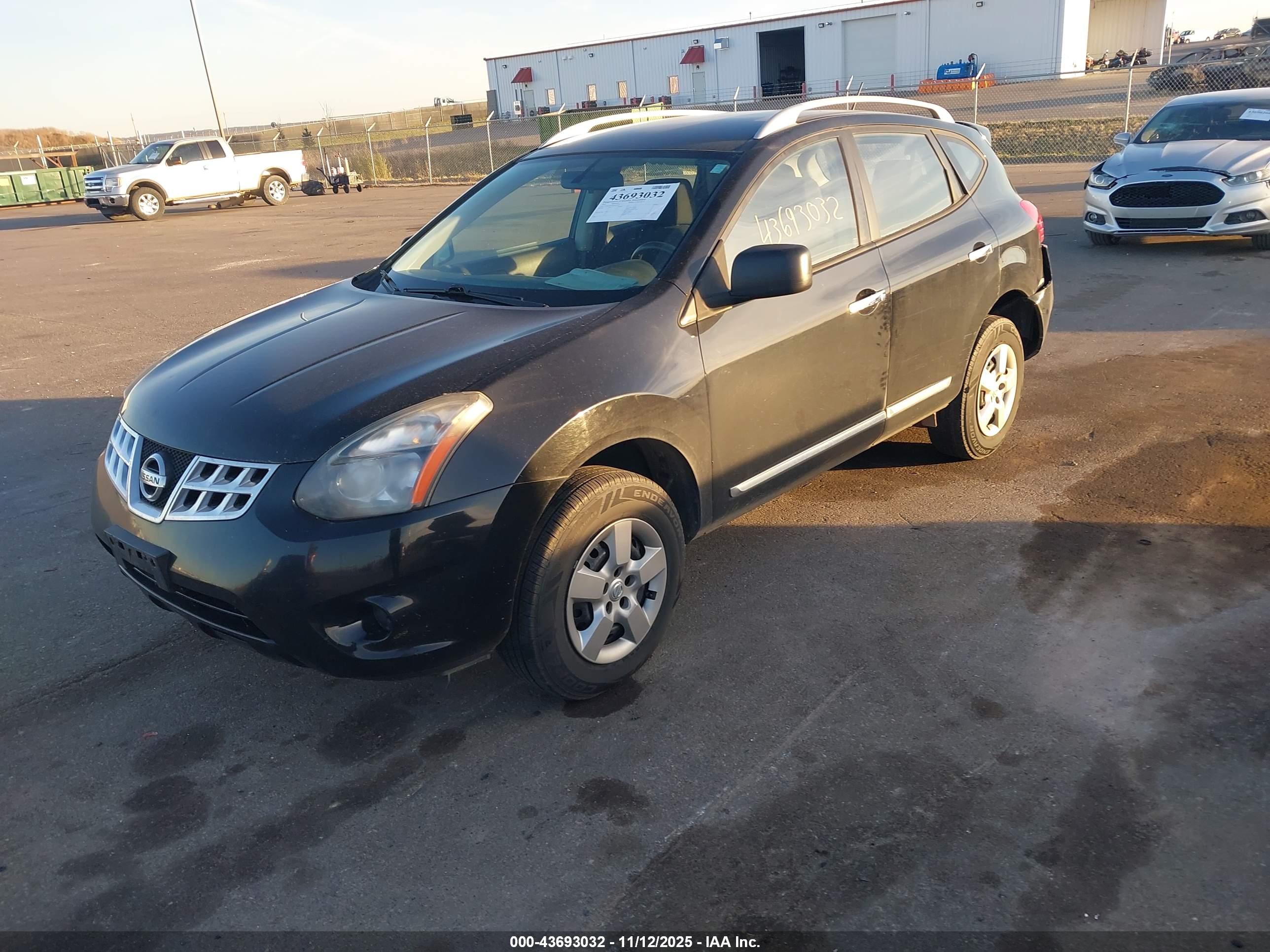 NISSAN ROGUE image 2