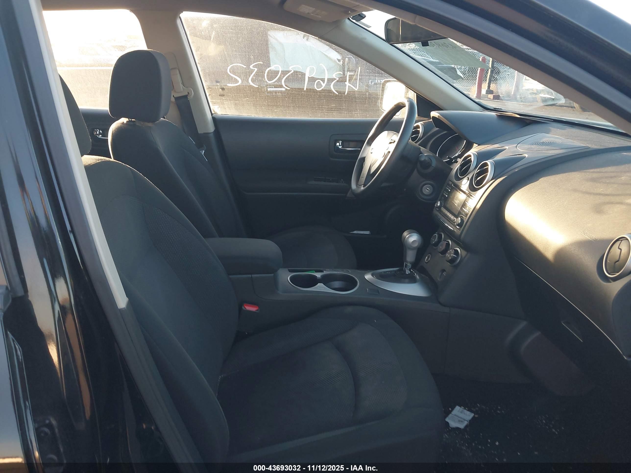 NISSAN ROGUE image 5
