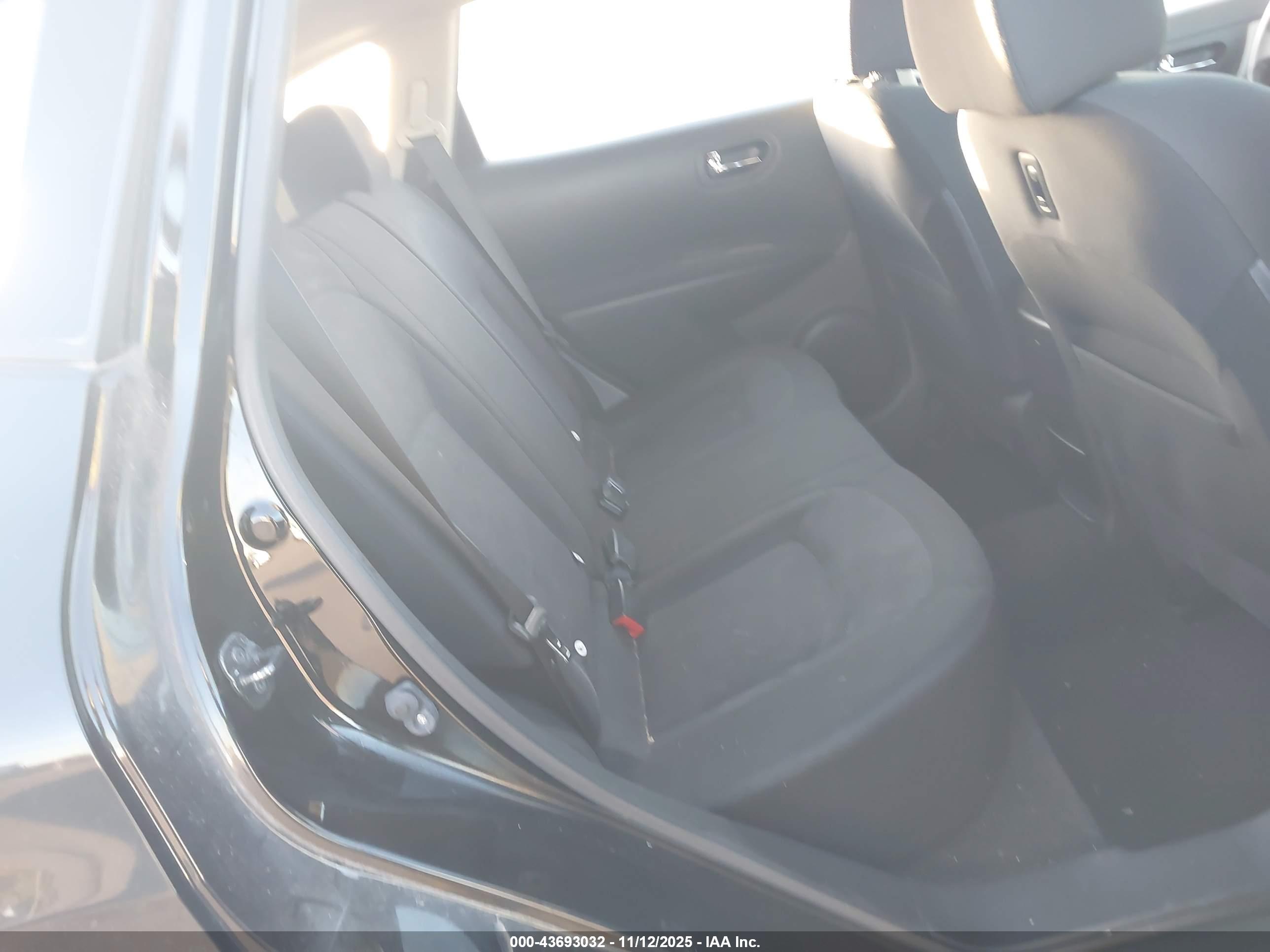 NISSAN ROGUE image 8