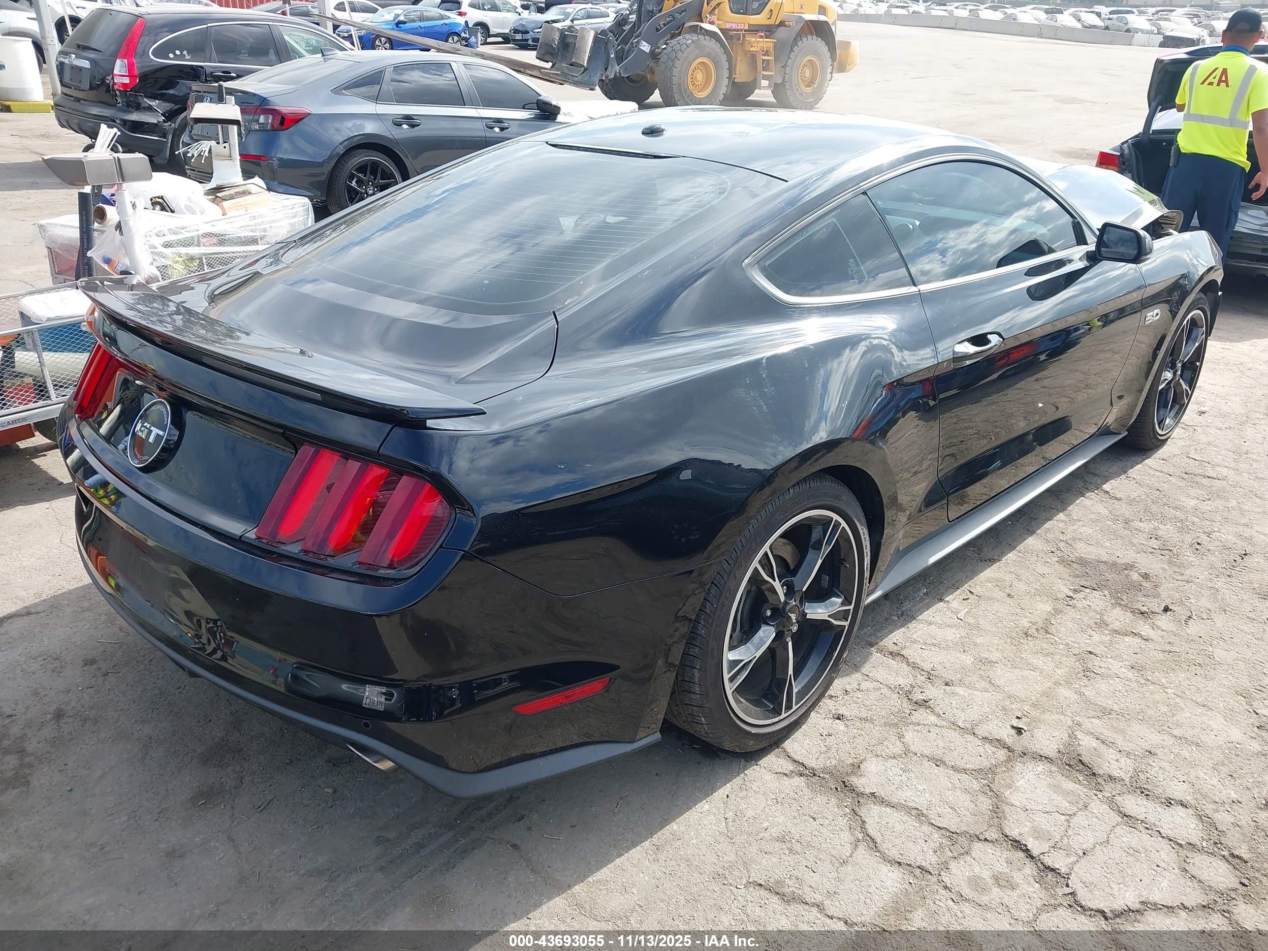 FORD MUSTANG image 4