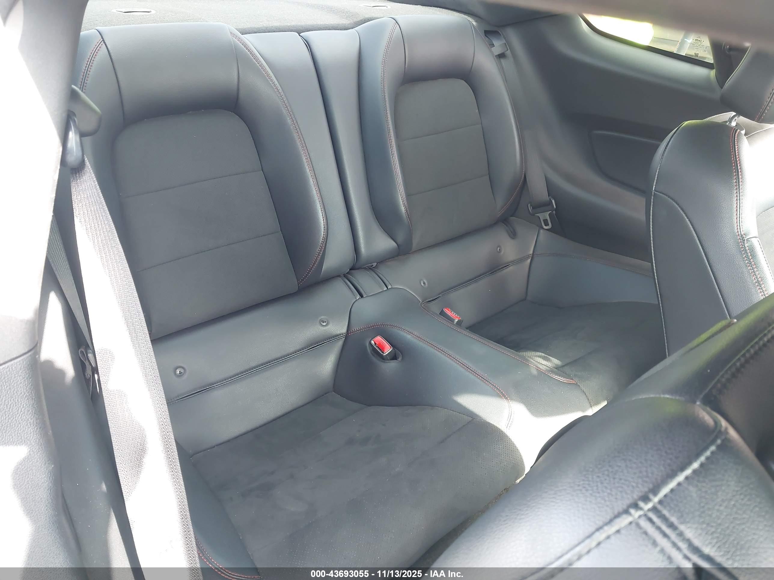 FORD MUSTANG image 8