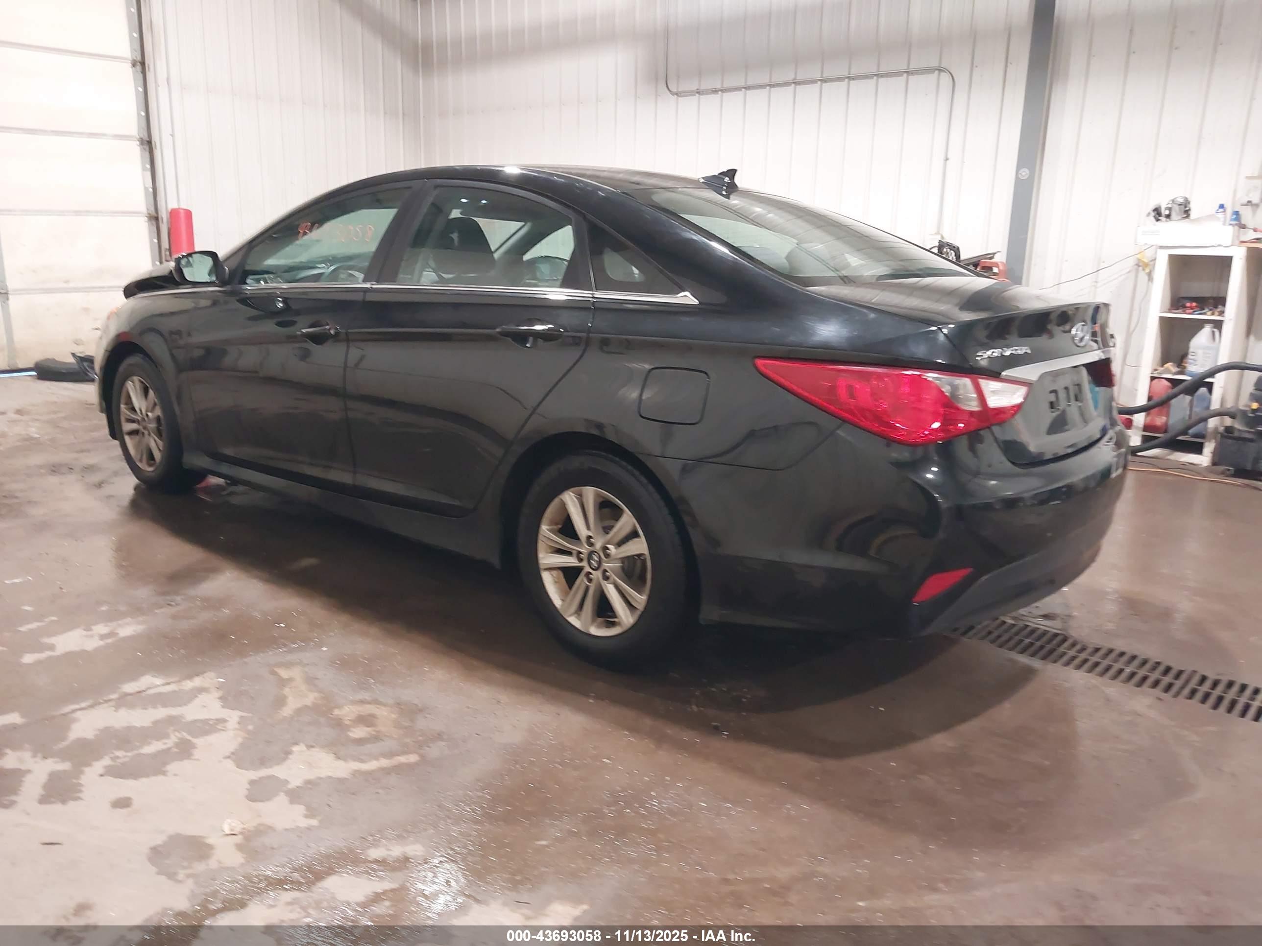 HYUNDAI SONATA image 3