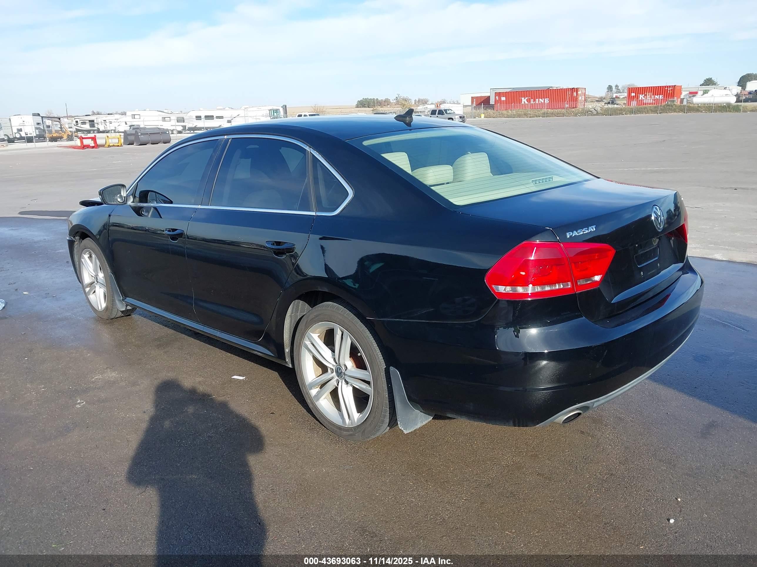 VOLKSWAGEN PASSAT image 3