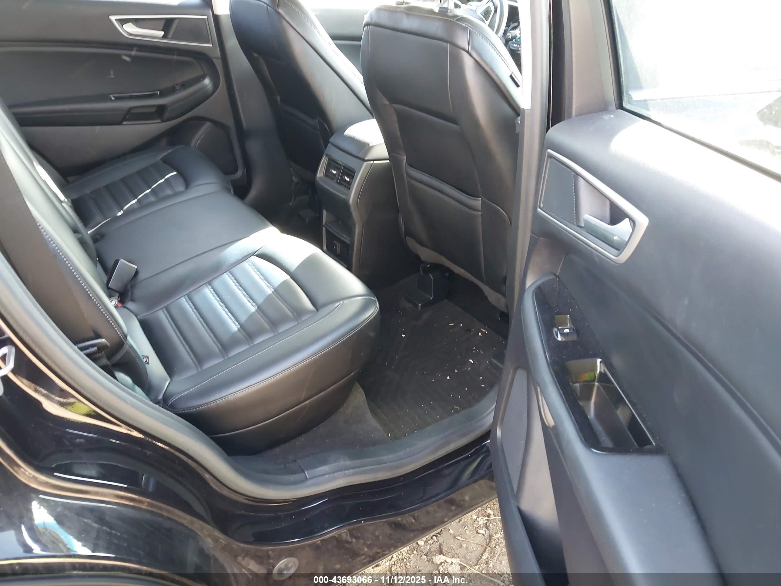 FORD EDGE image 8
