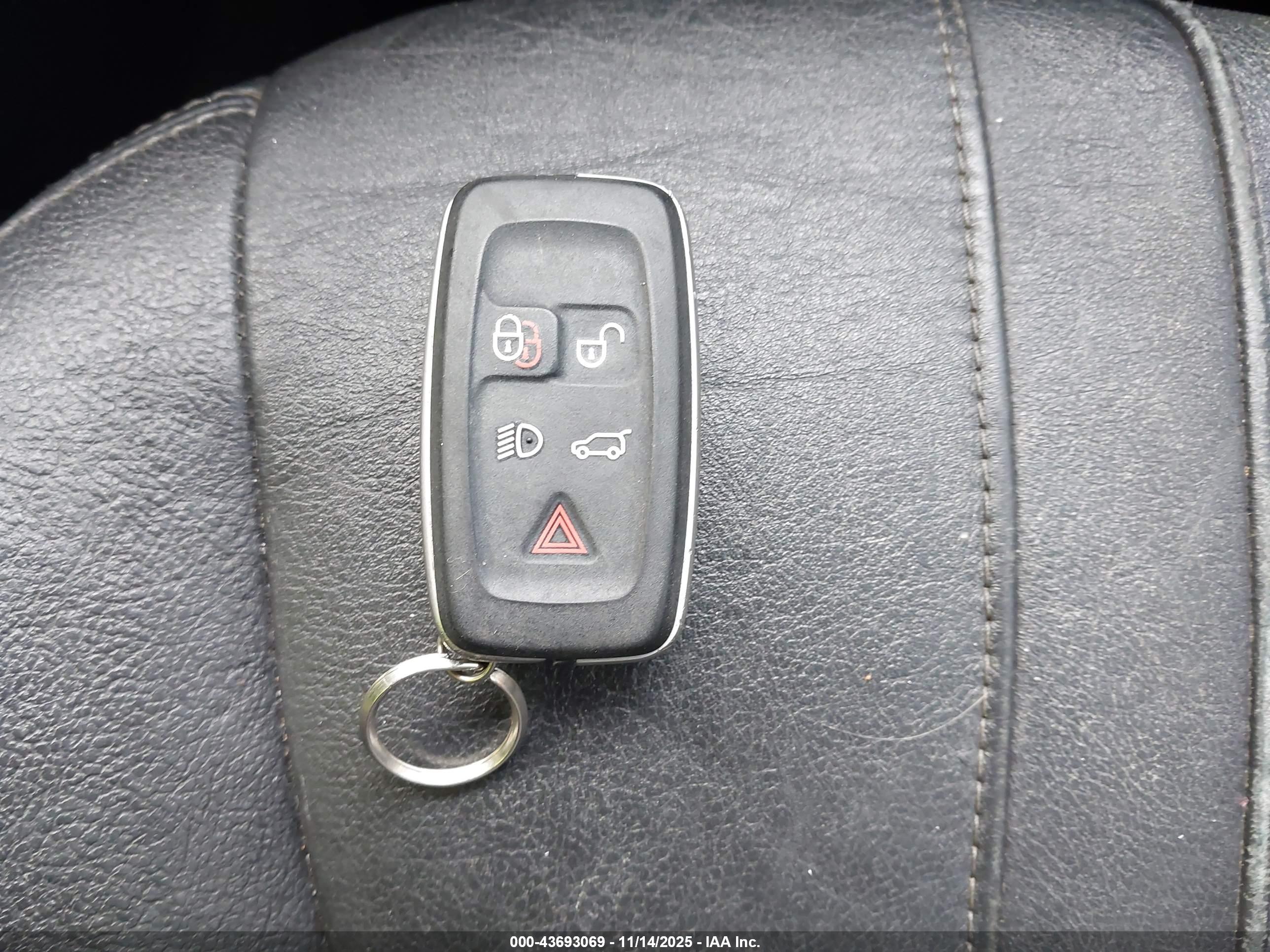 LAND ROVER image 11