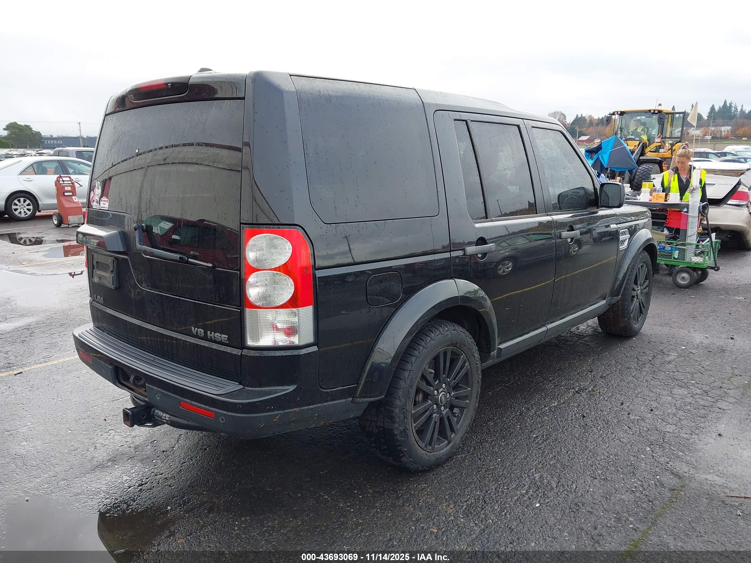 LAND ROVER image 4