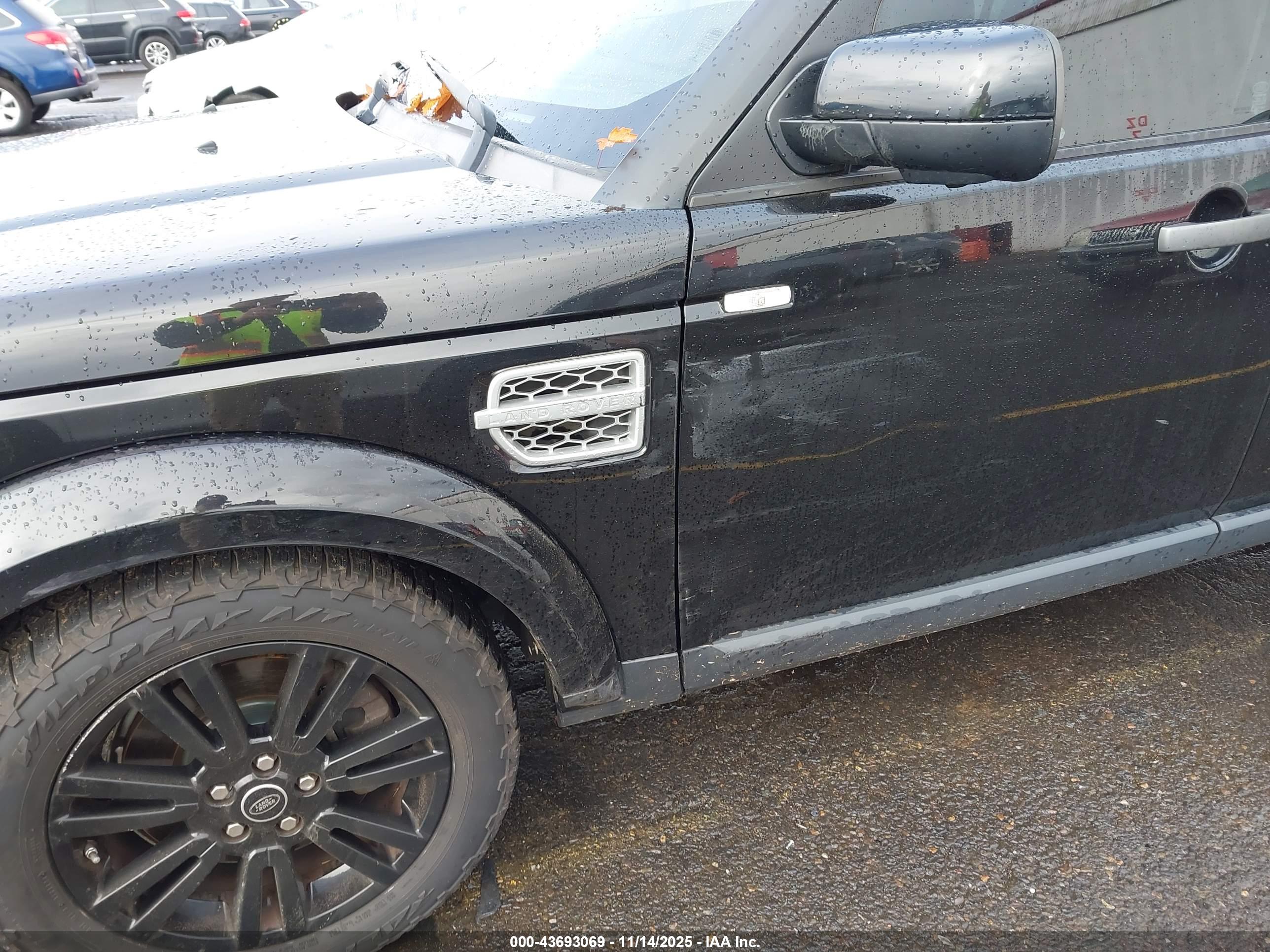 LAND ROVER image 6