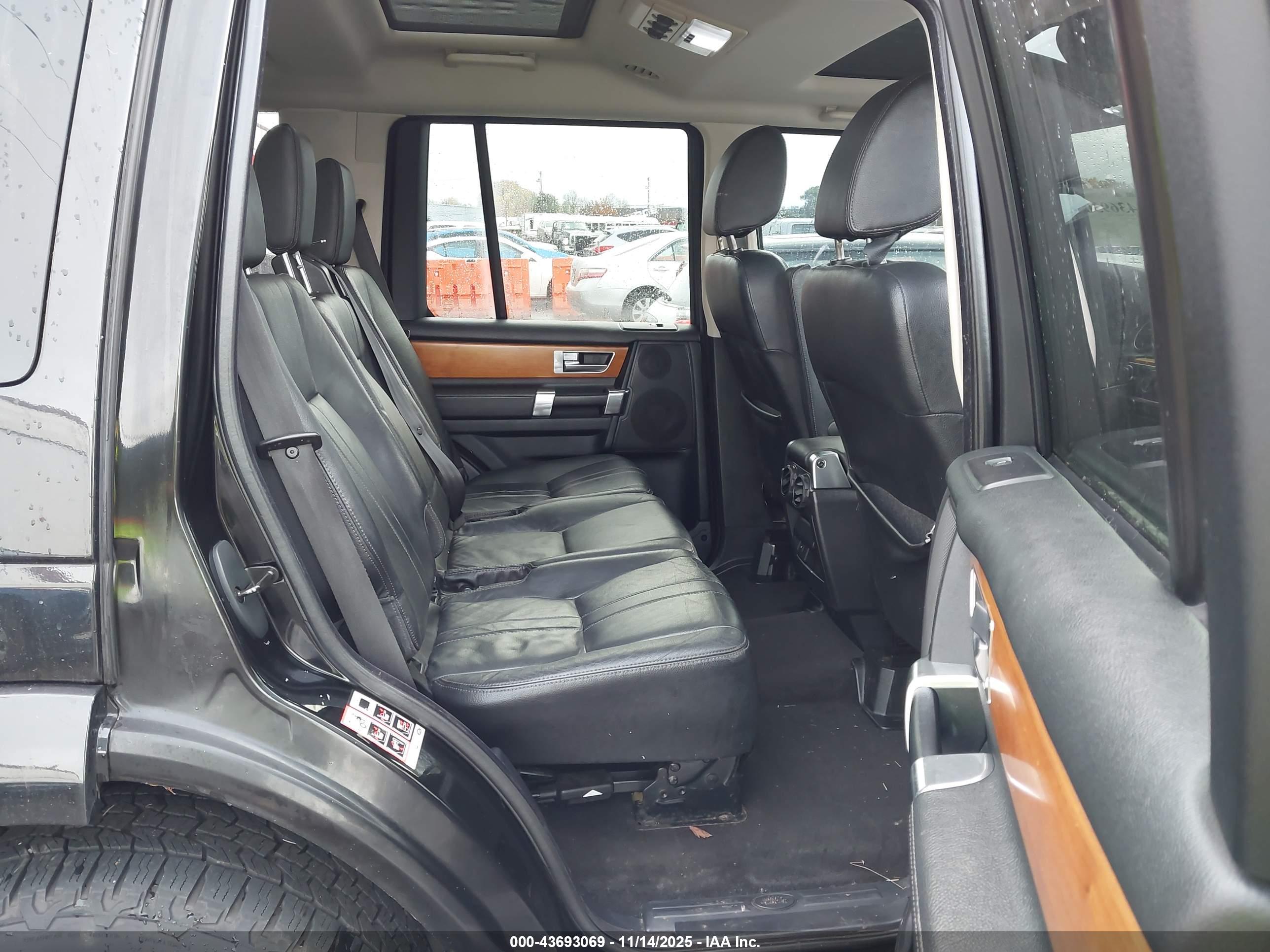 LAND ROVER image 8