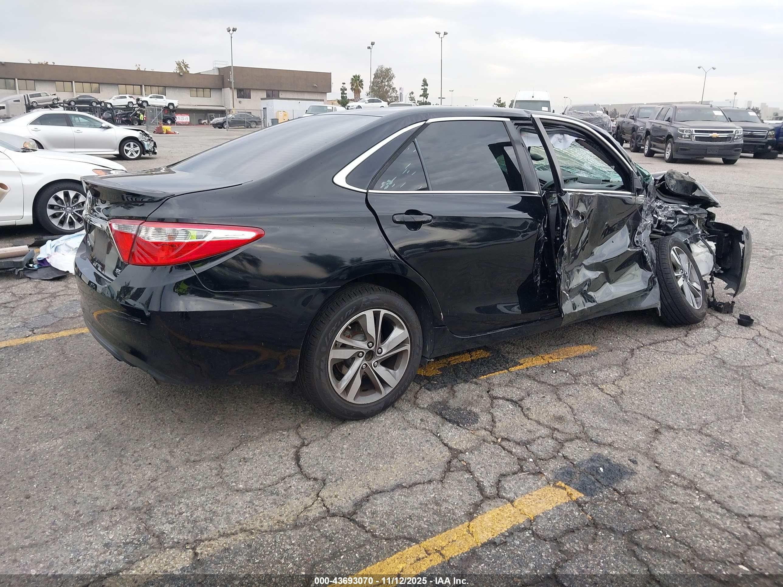 TOYOTA CAMRY image 4