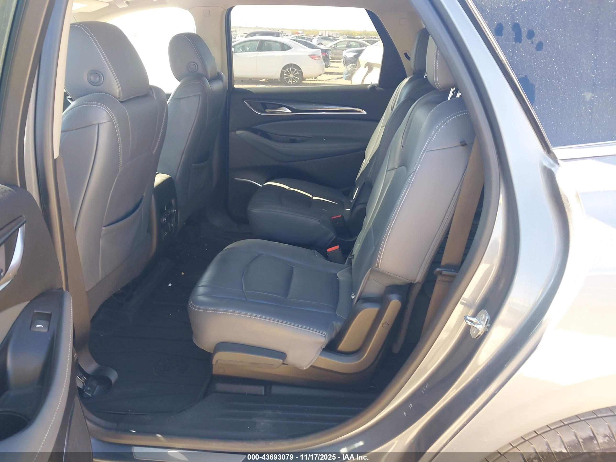 BUICK ENCLAVE image 8