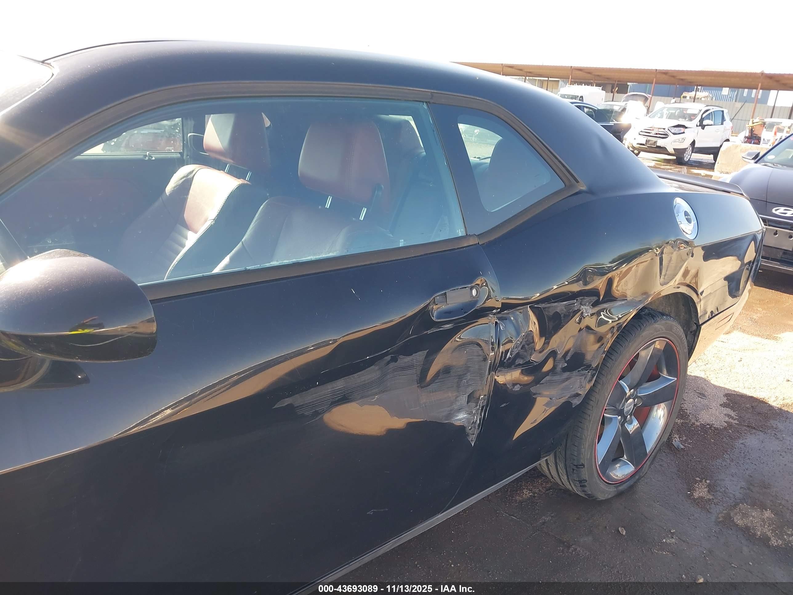 DODGE CHALLENGER image 6