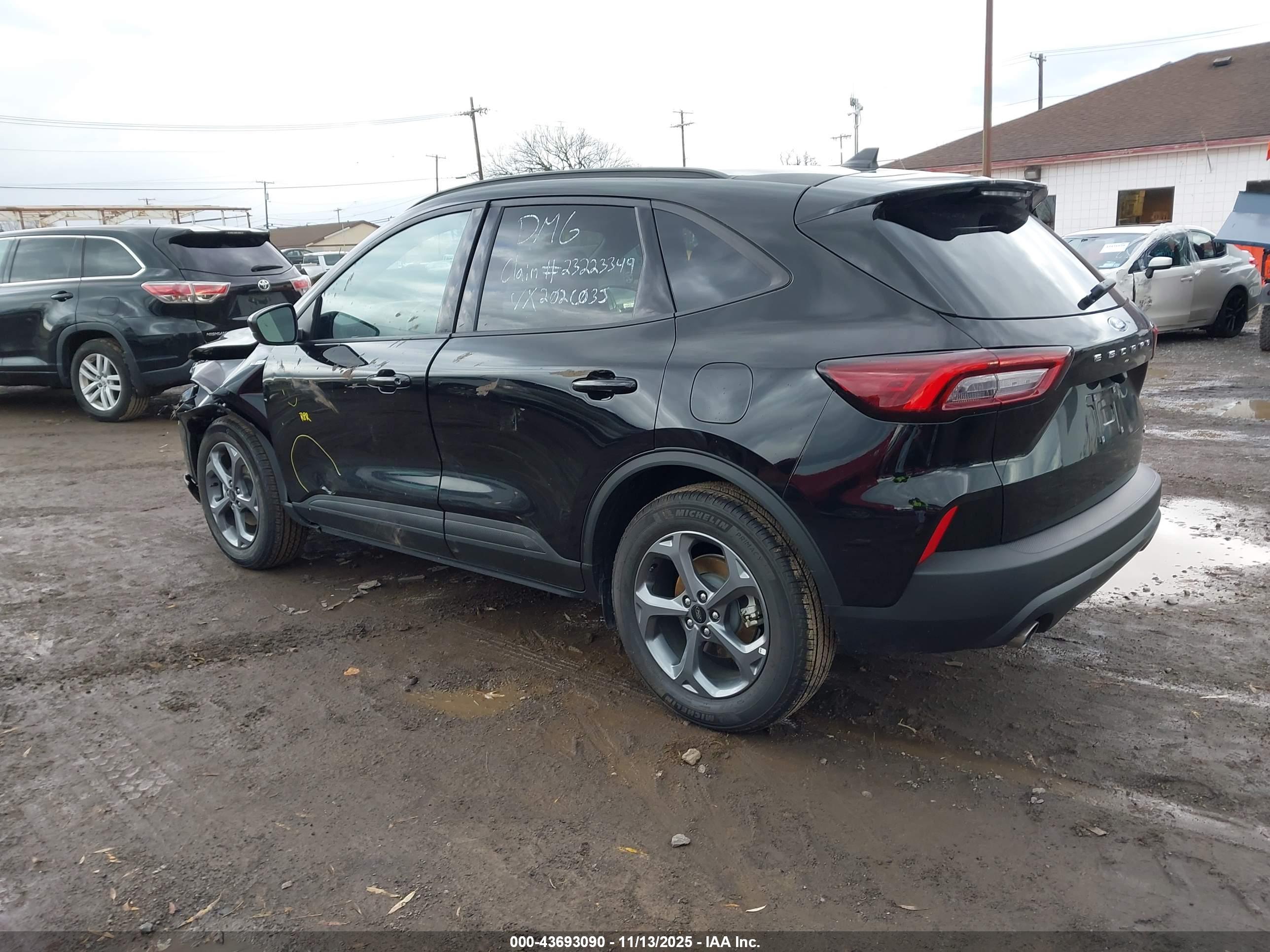 FORD ESCAPE image 3