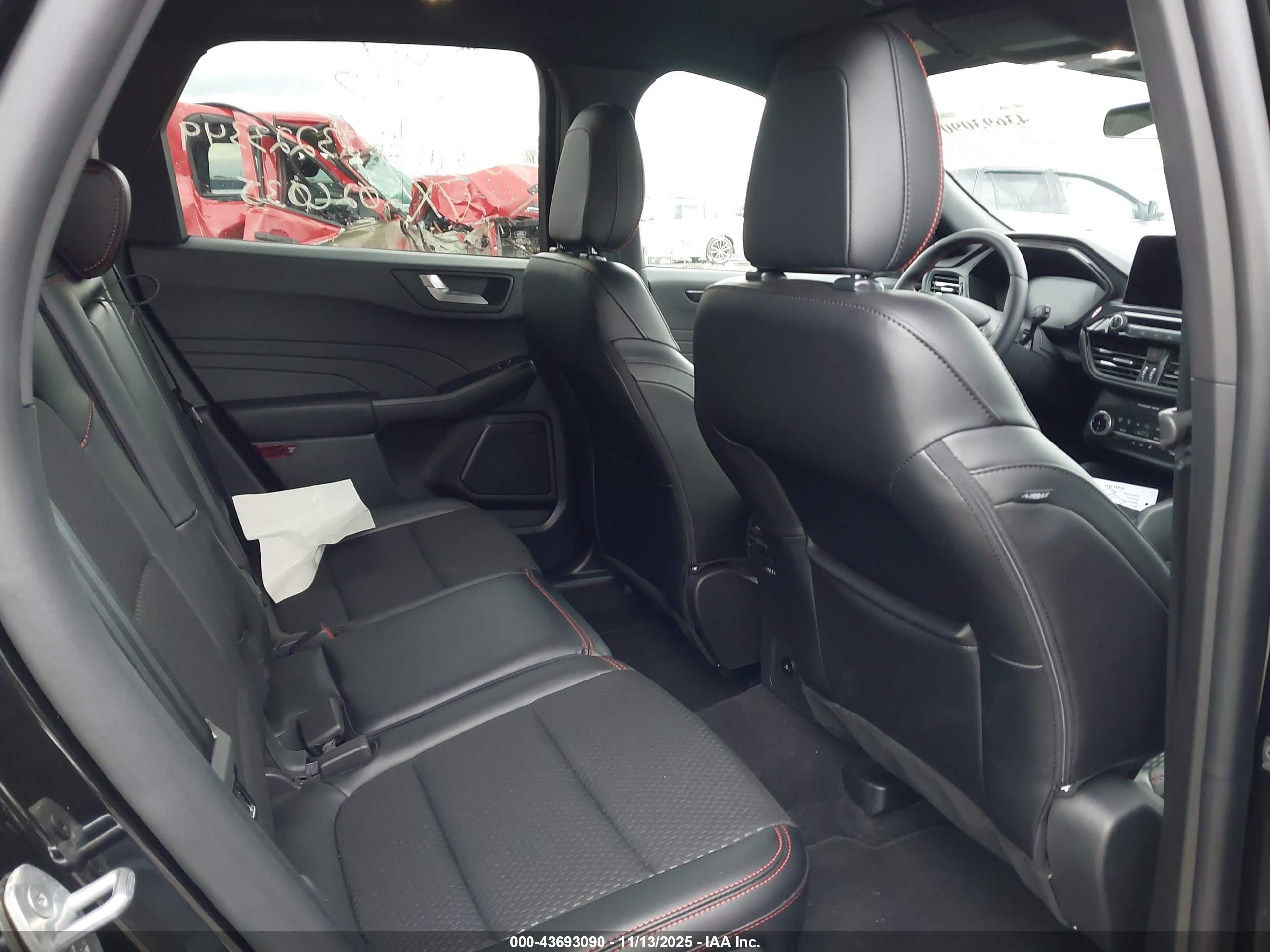 FORD ESCAPE image 8