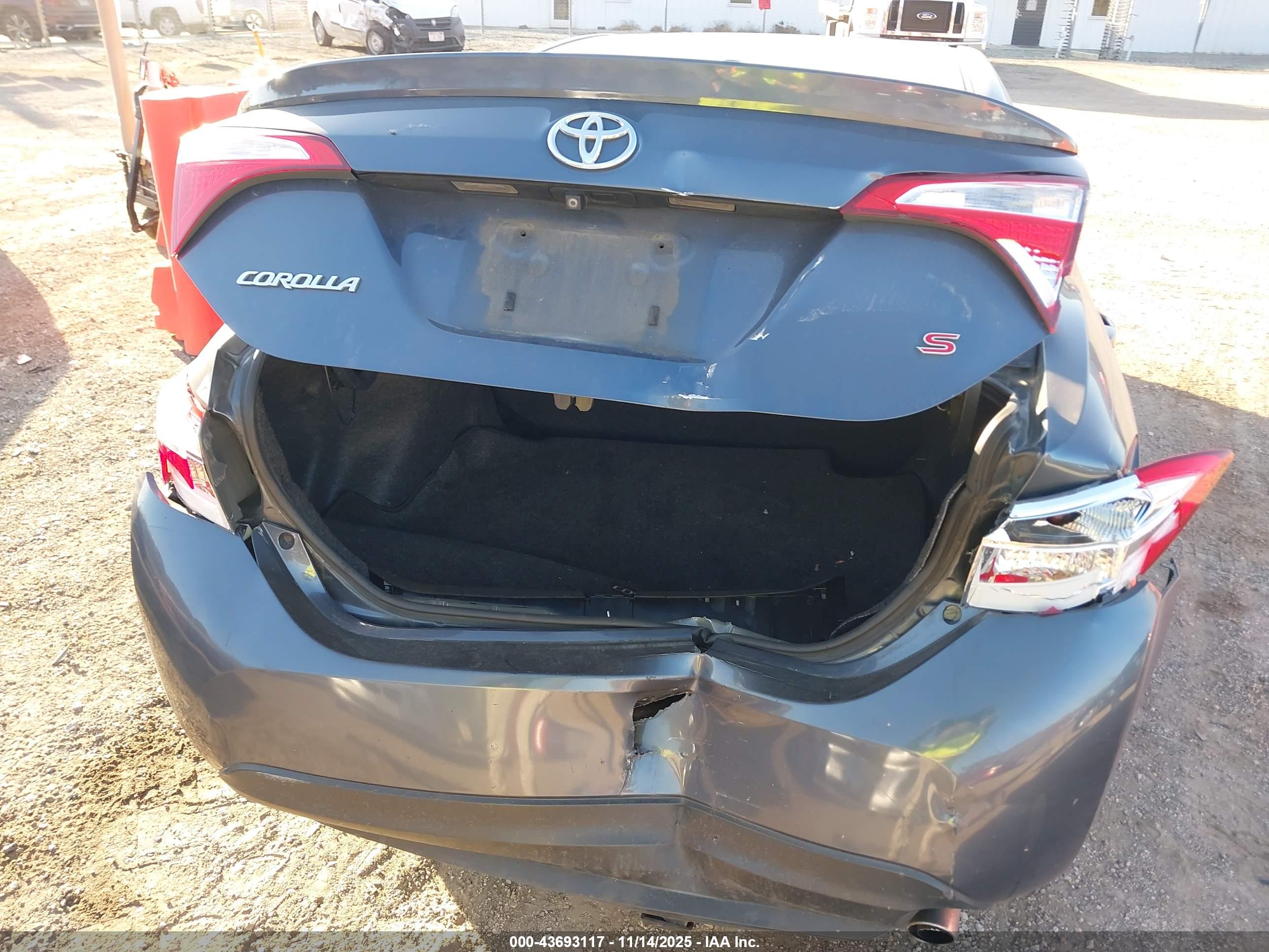 TOYOTA COROLLA image 6