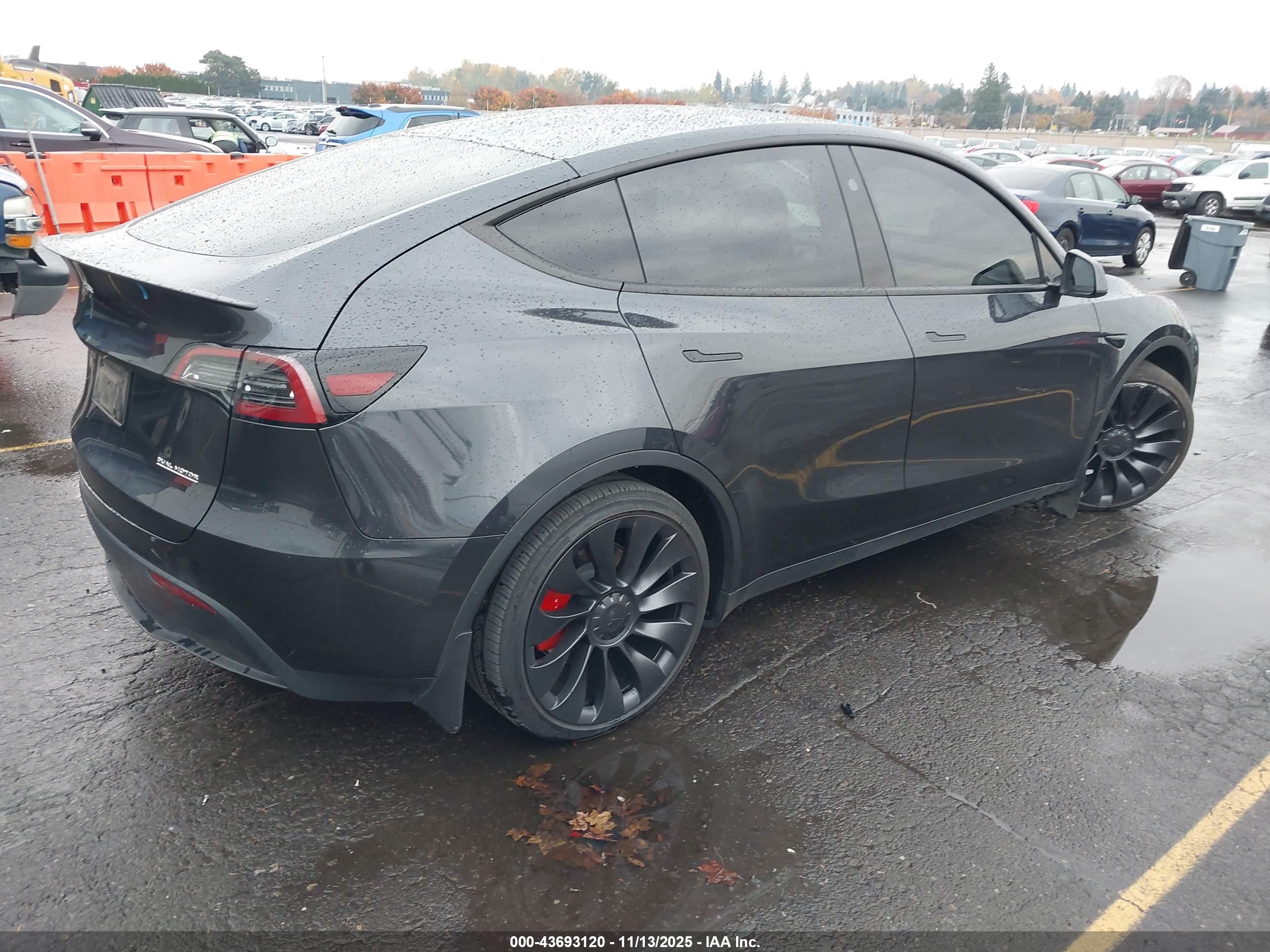 TESLA MODEL image 4