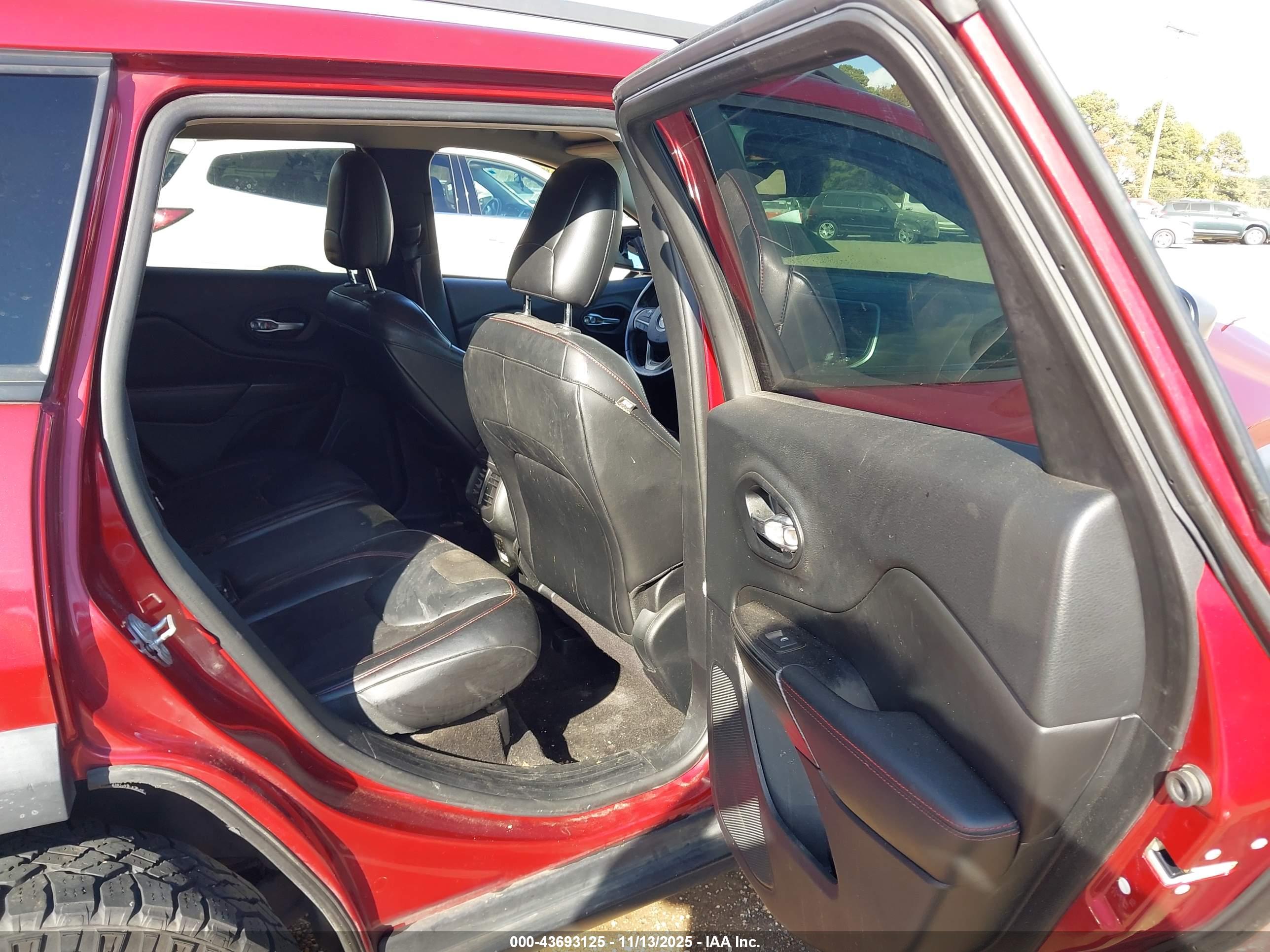 JEEP CHEROKEE image 8