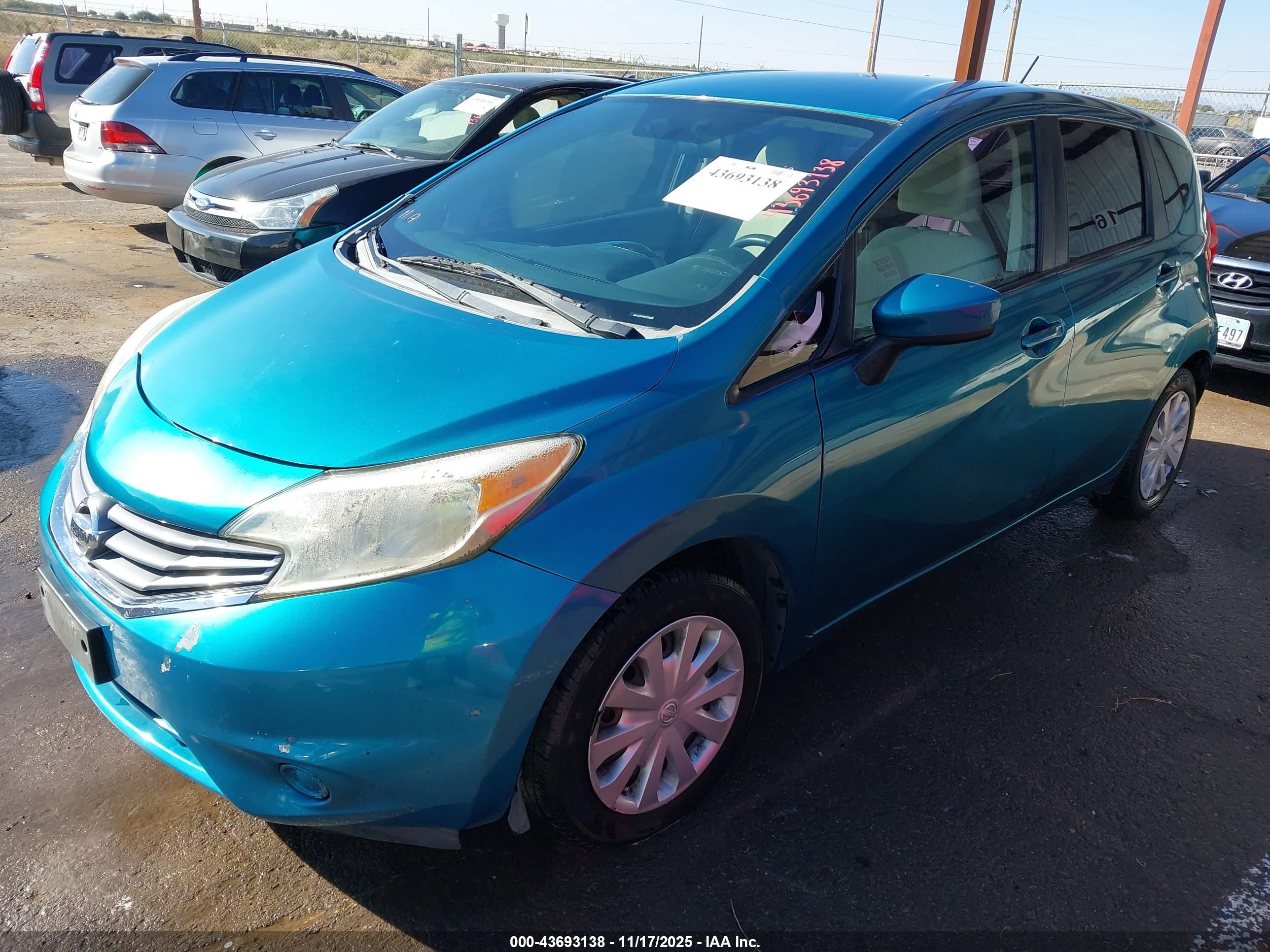 NISSAN VERSA image 2