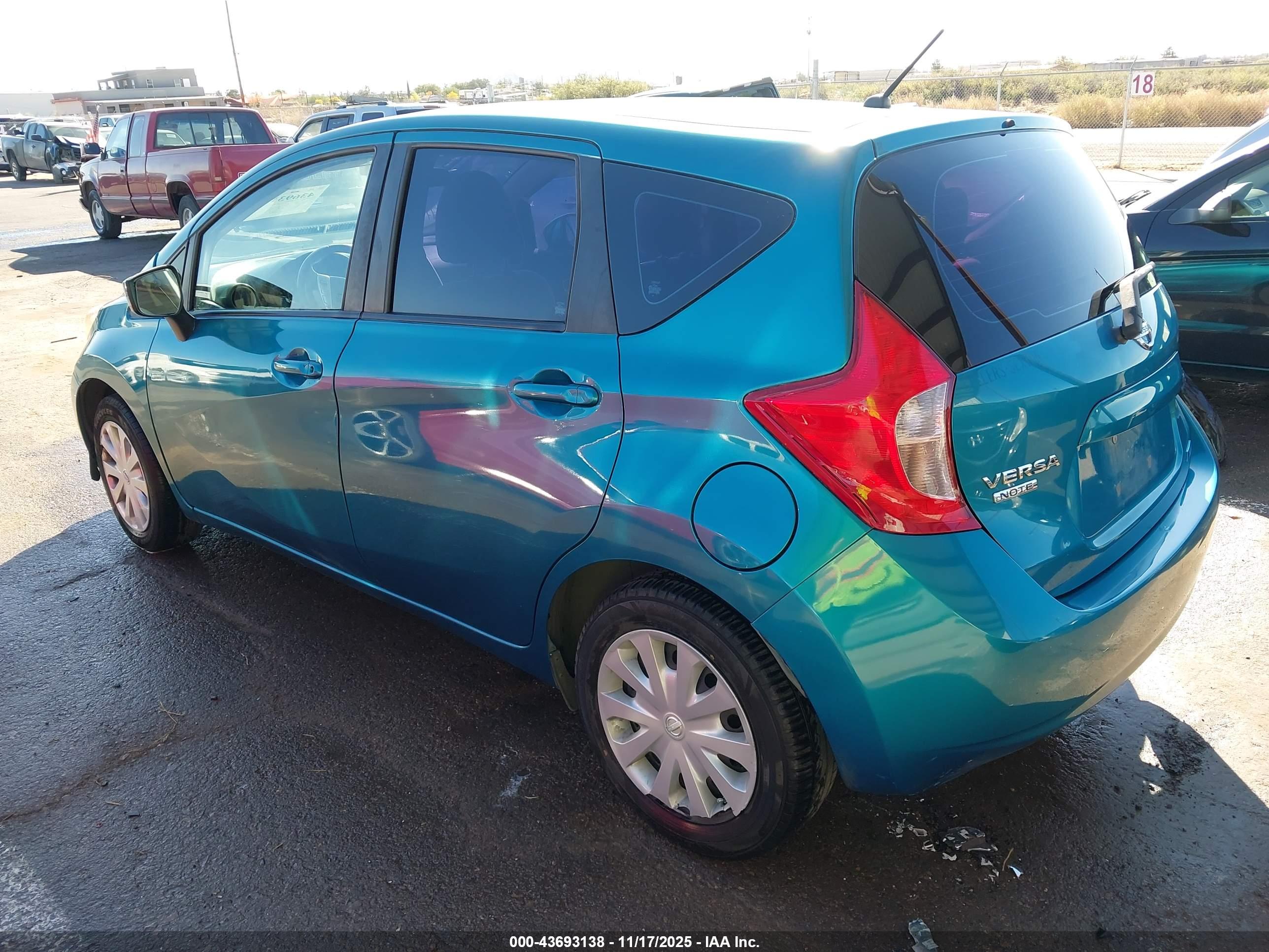 NISSAN VERSA image 3