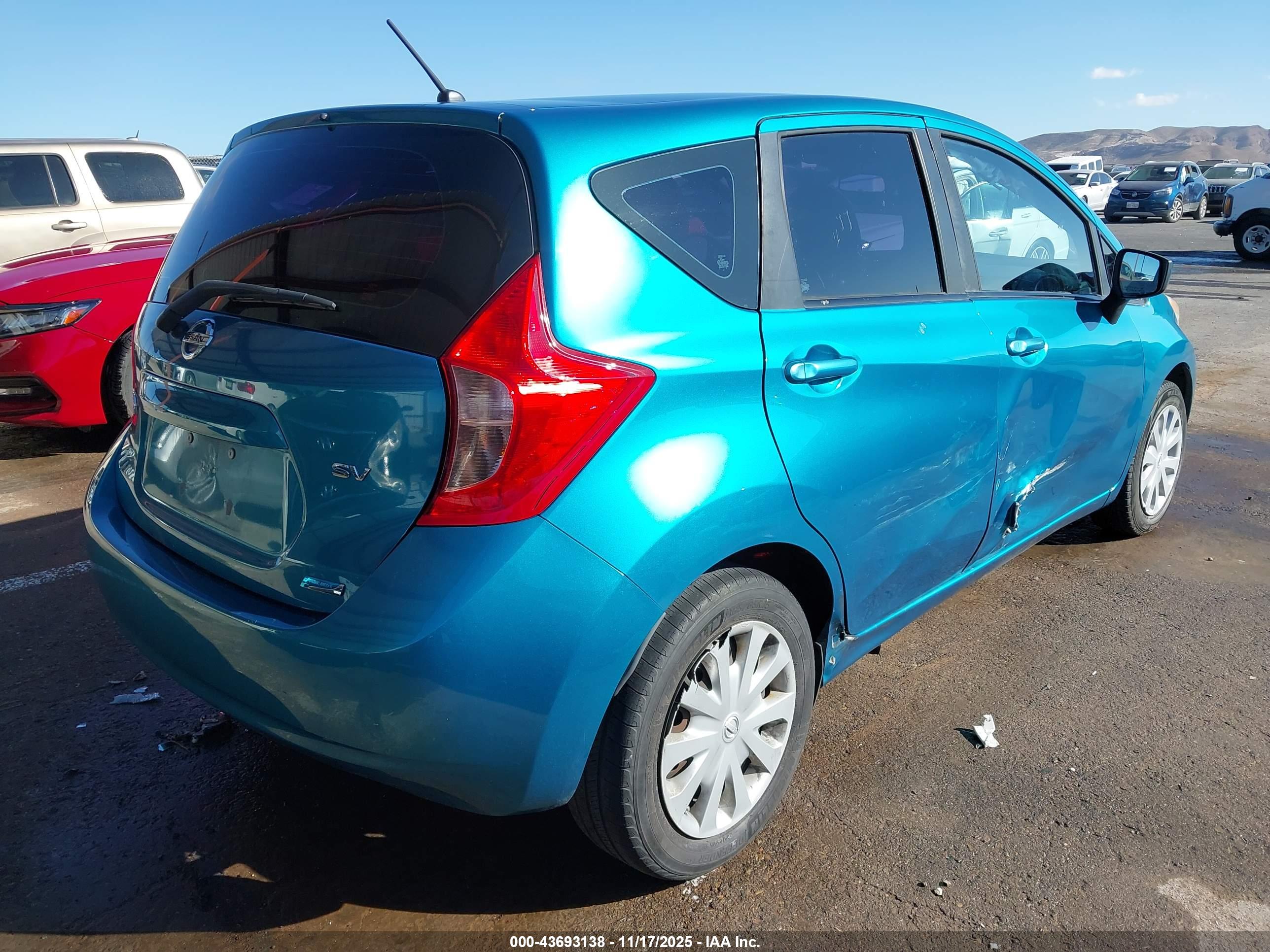 NISSAN VERSA image 4