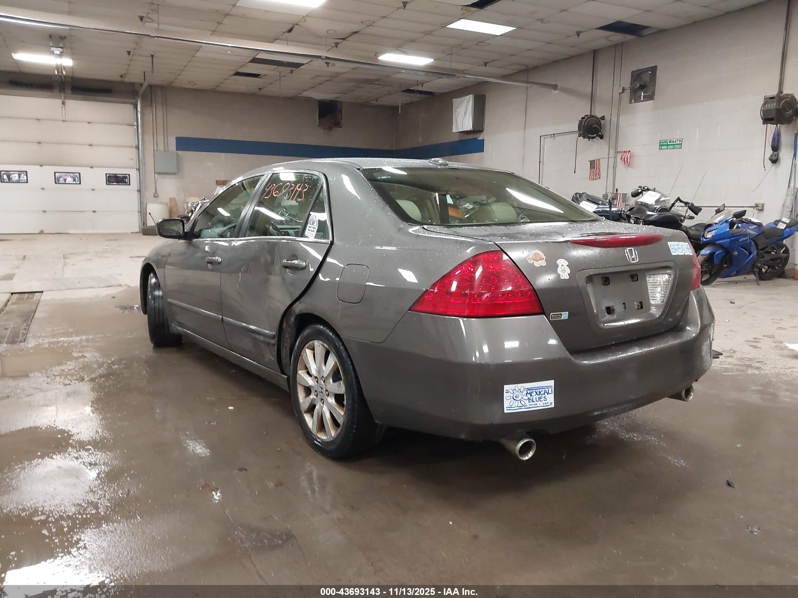 HONDA ACCORD image 3
