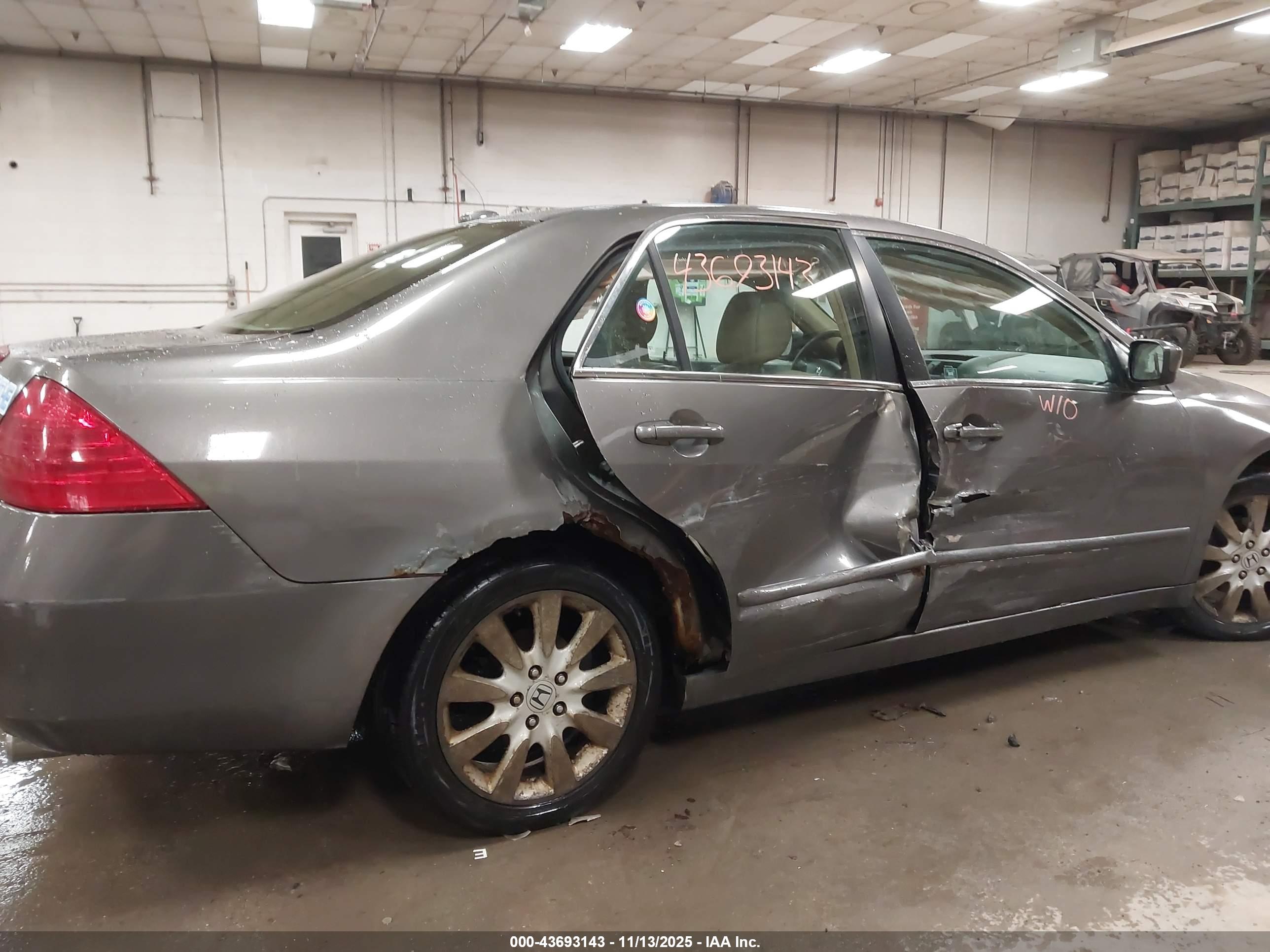HONDA ACCORD image 6