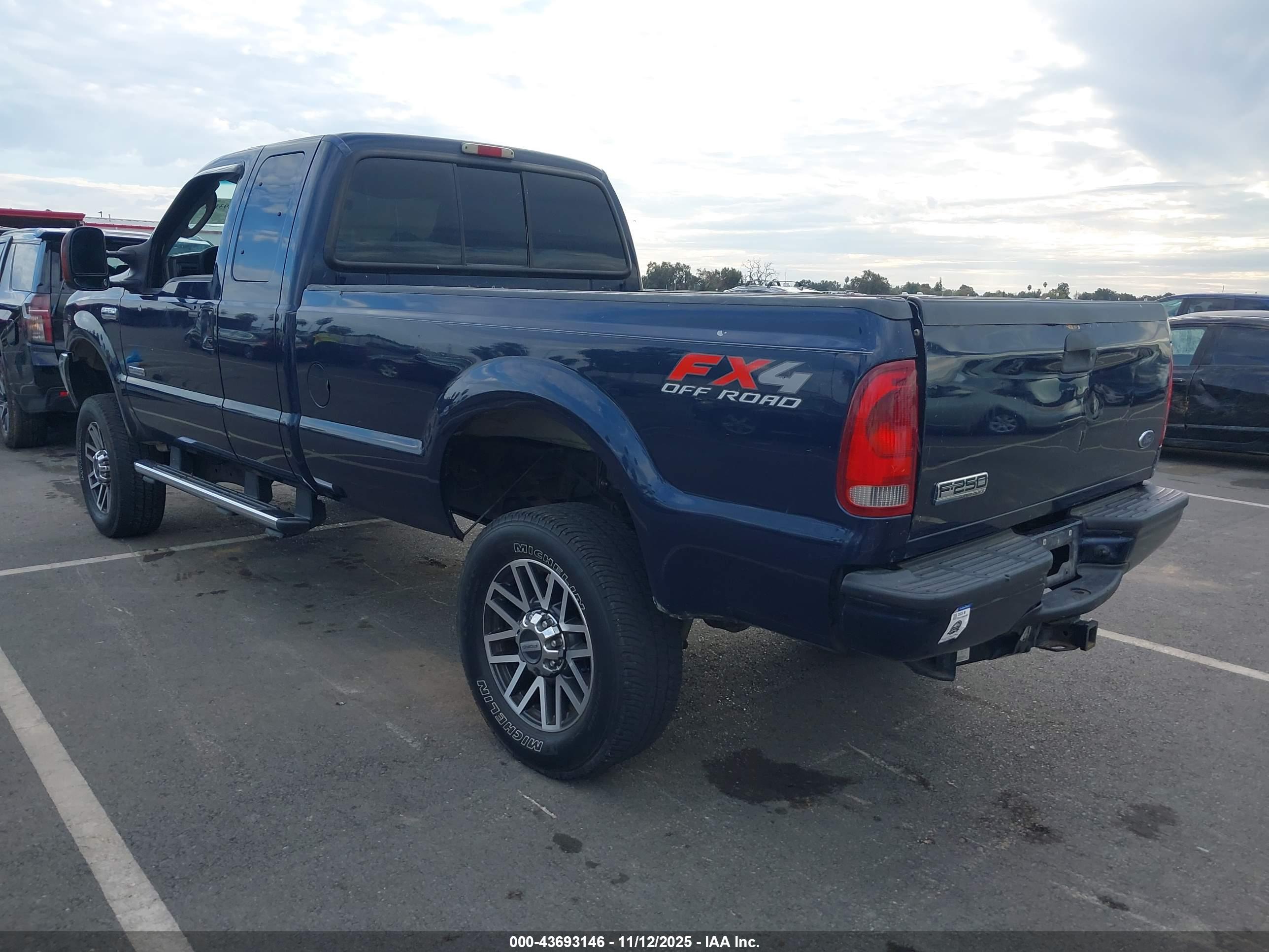 FORD F-250 image 3