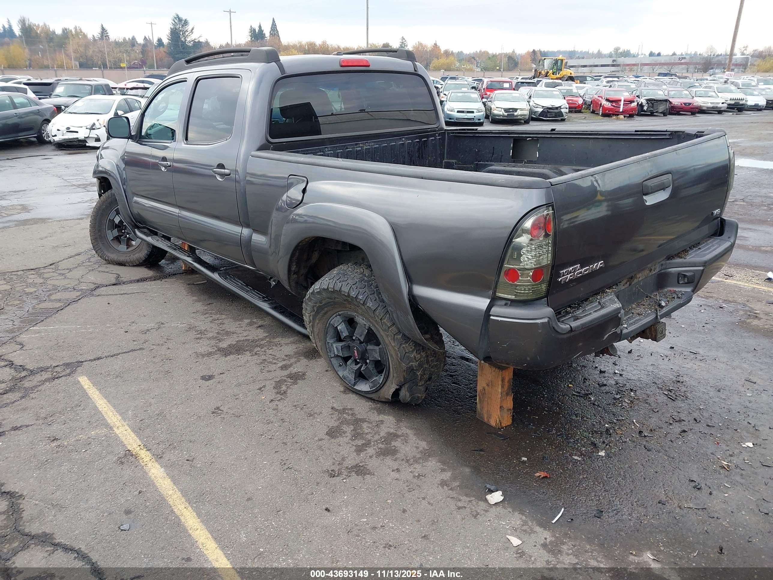 TOYOTA TACOMA image 3