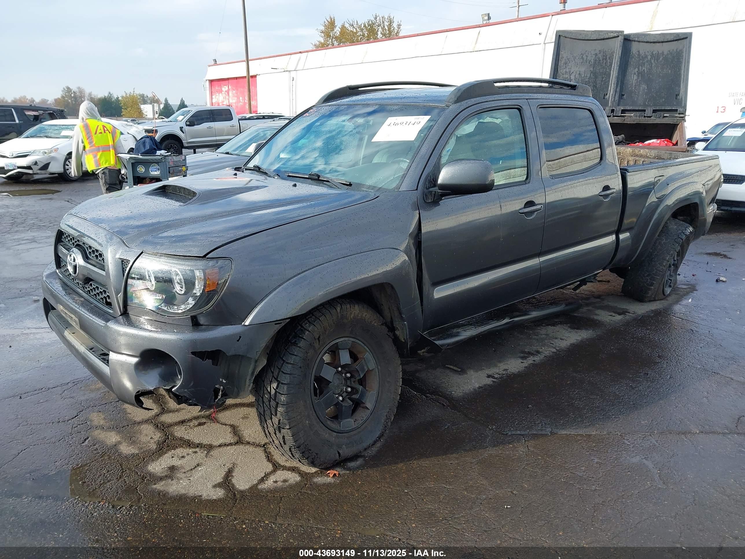 TOYOTA TACOMA image 6