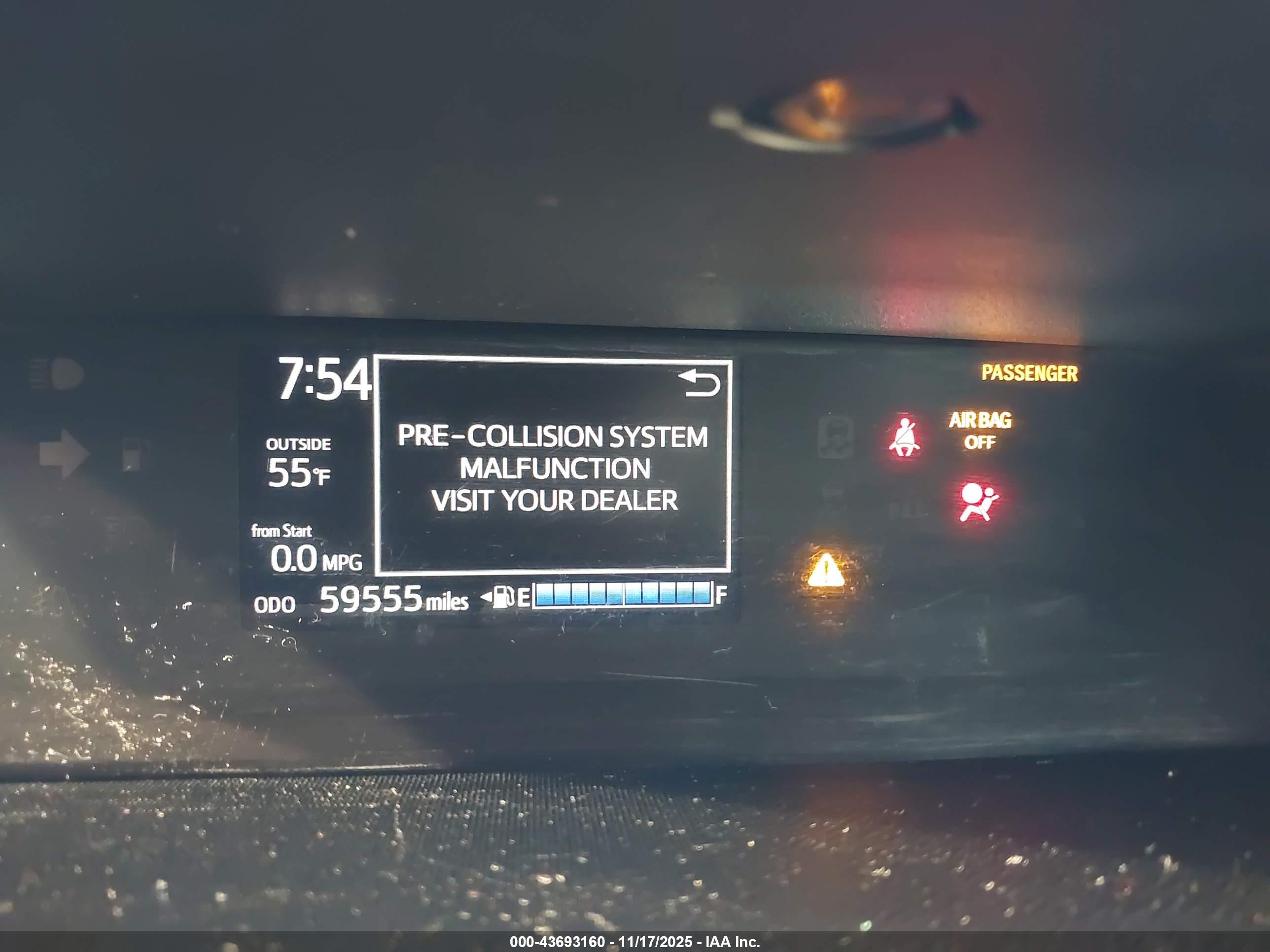 TOYOTA PRIUS image 7