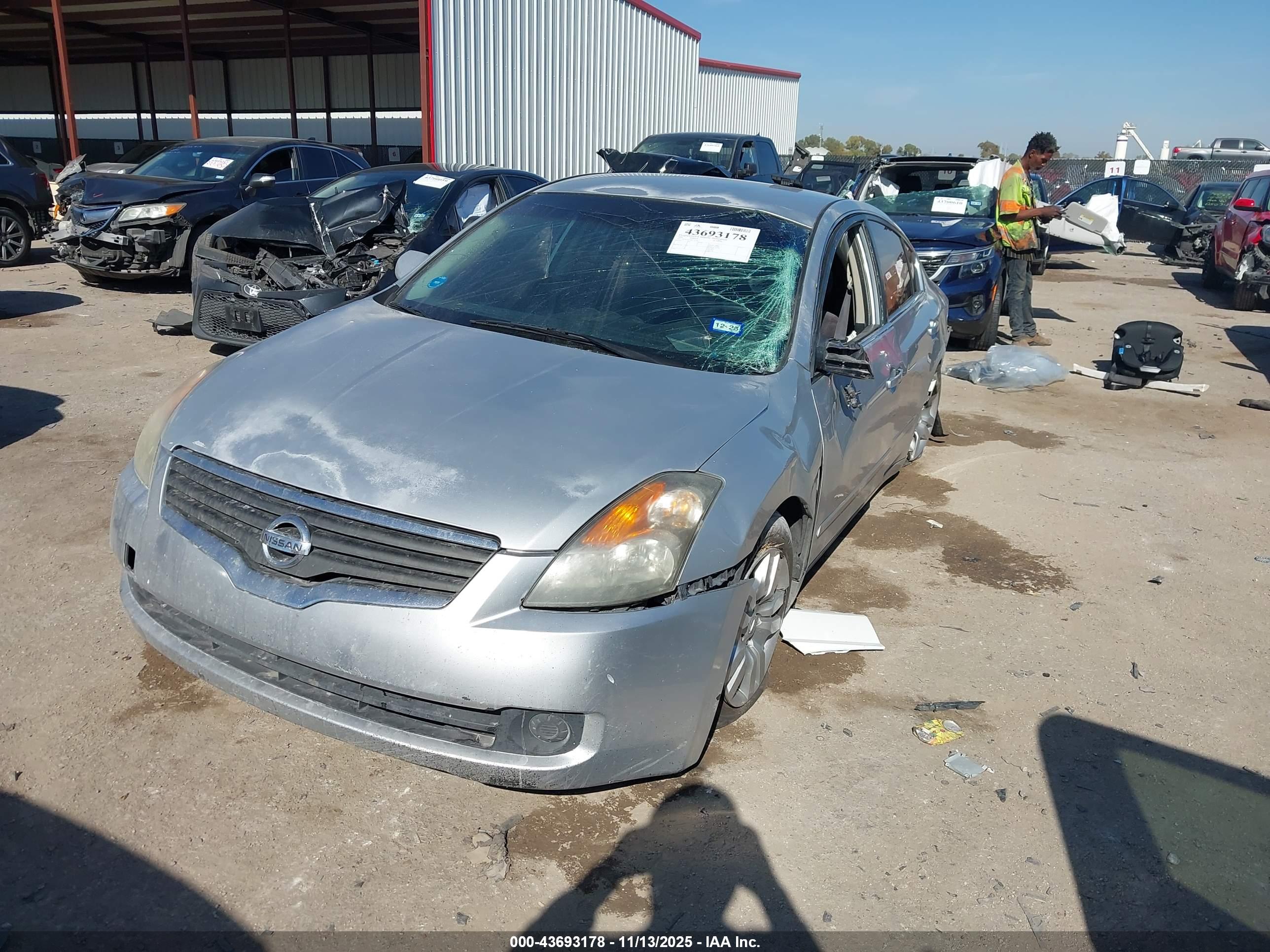 NISSAN ALTIMA image 2