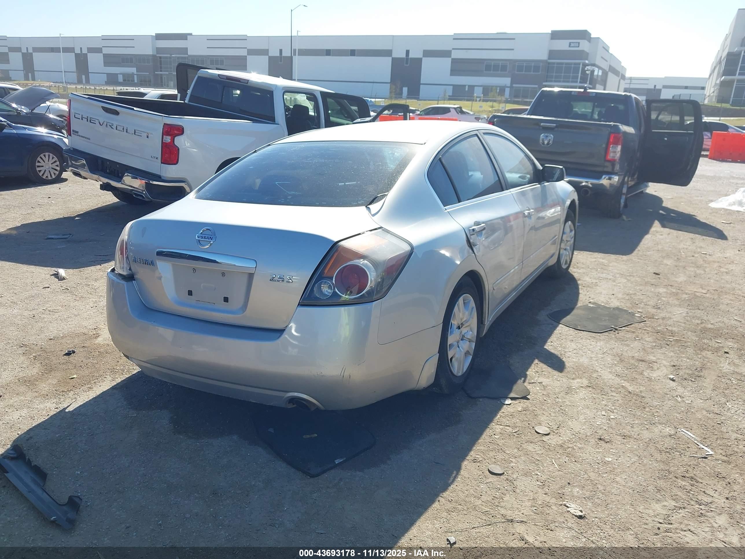 NISSAN ALTIMA image 4