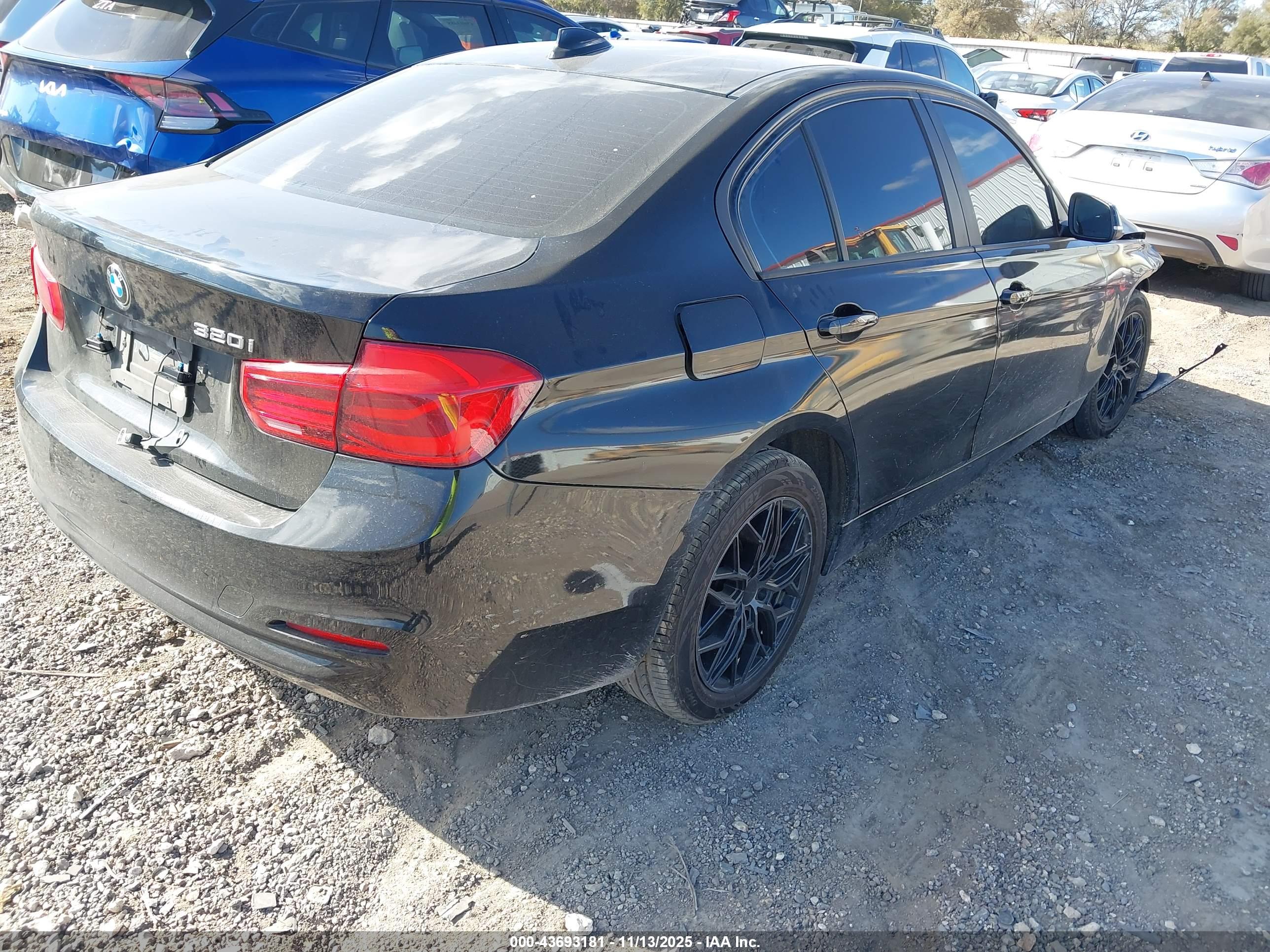 BMW 320I image 4