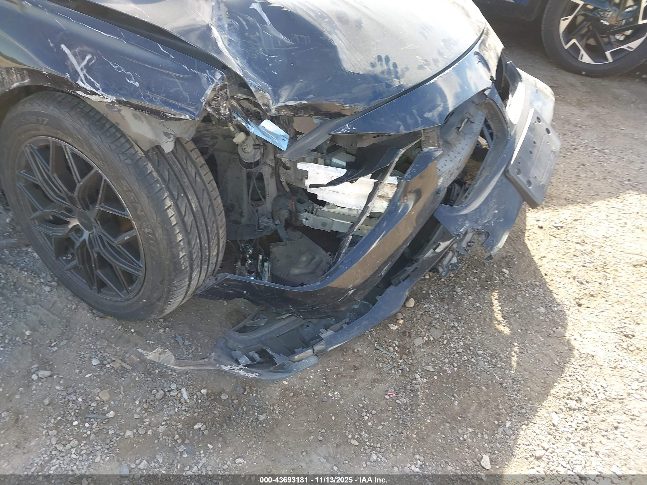 BMW 320I image 6