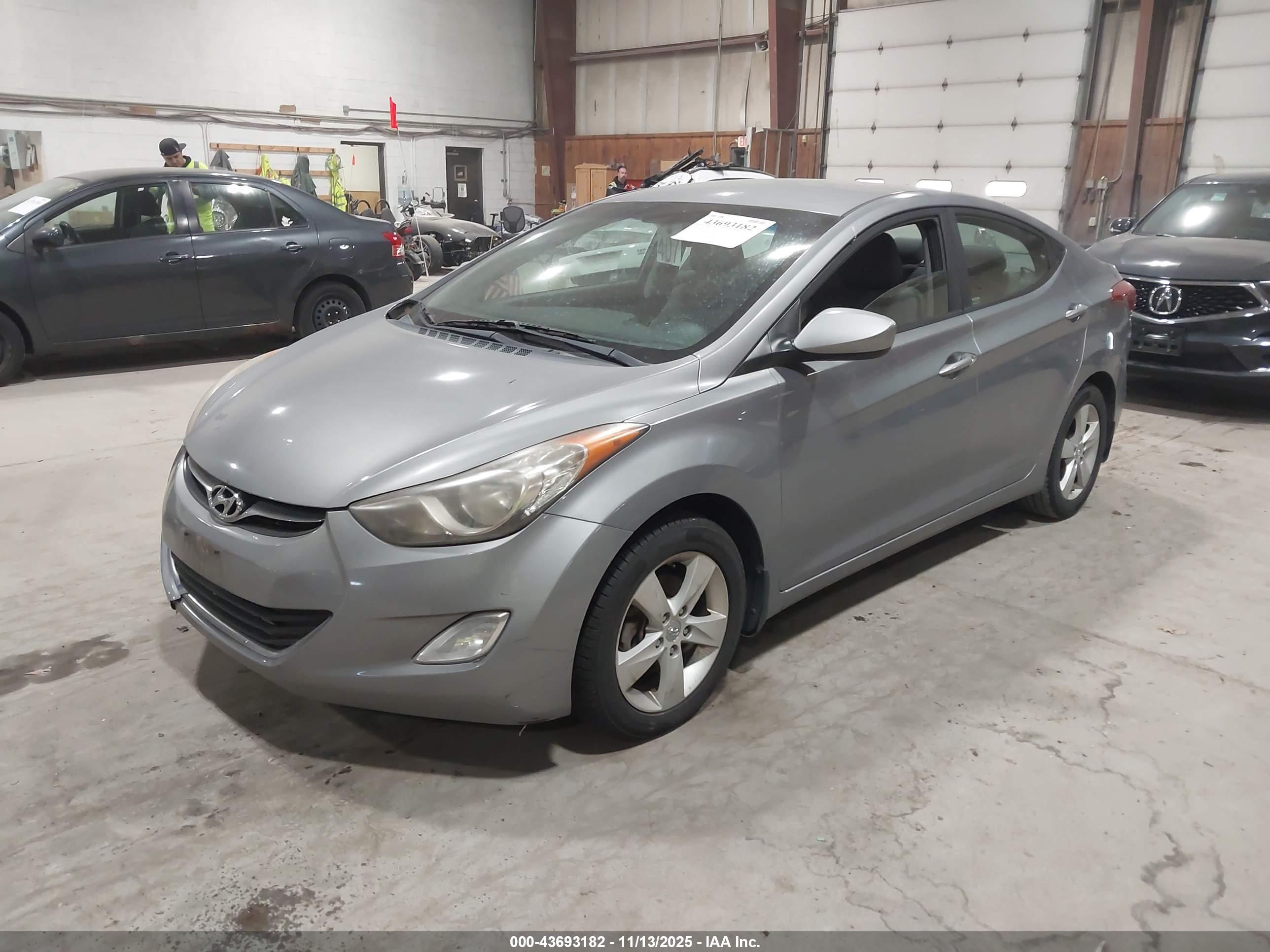 HYUNDAI ELANTRA image 2