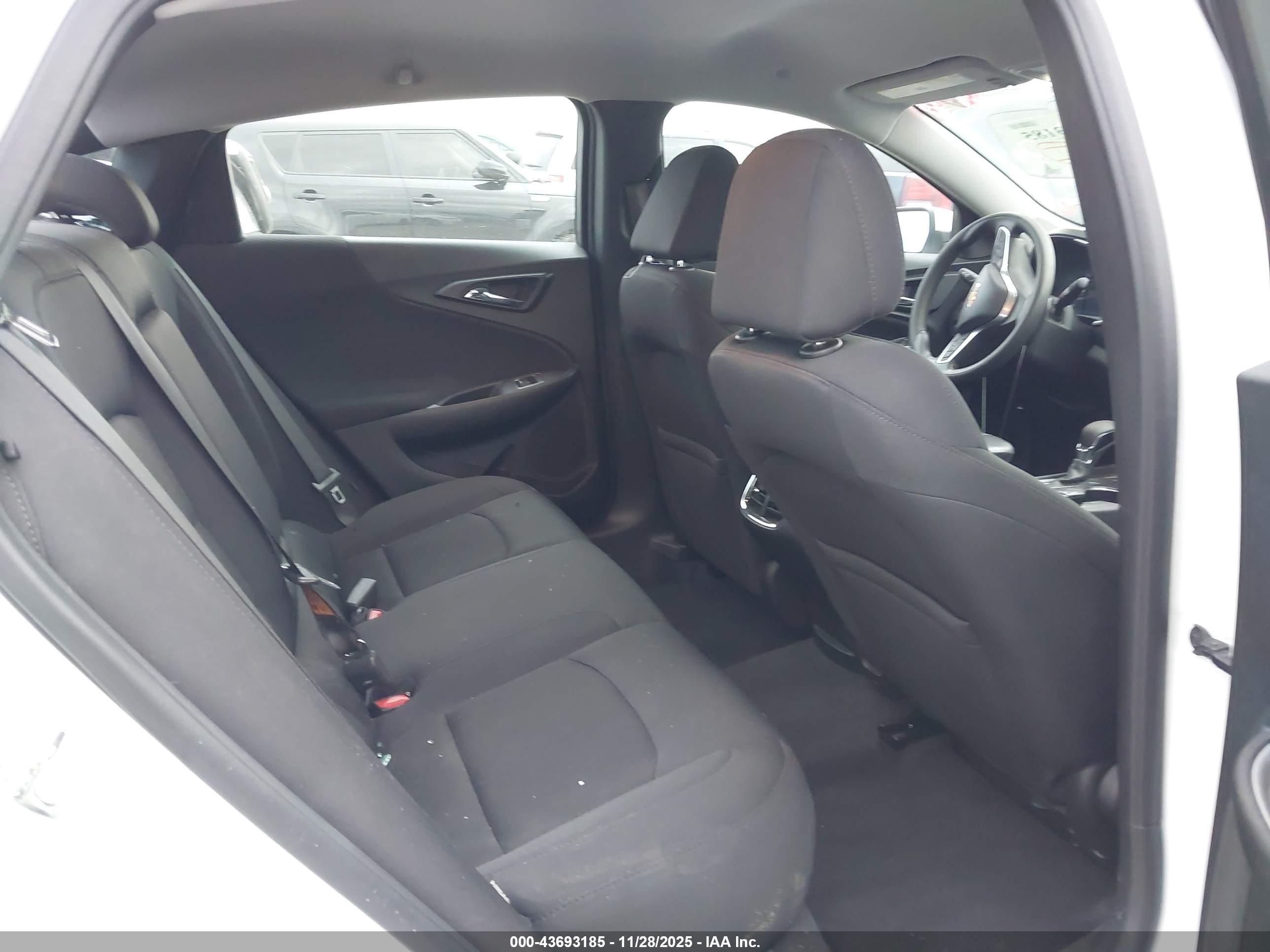 CHEVROLET MALIBU image 8