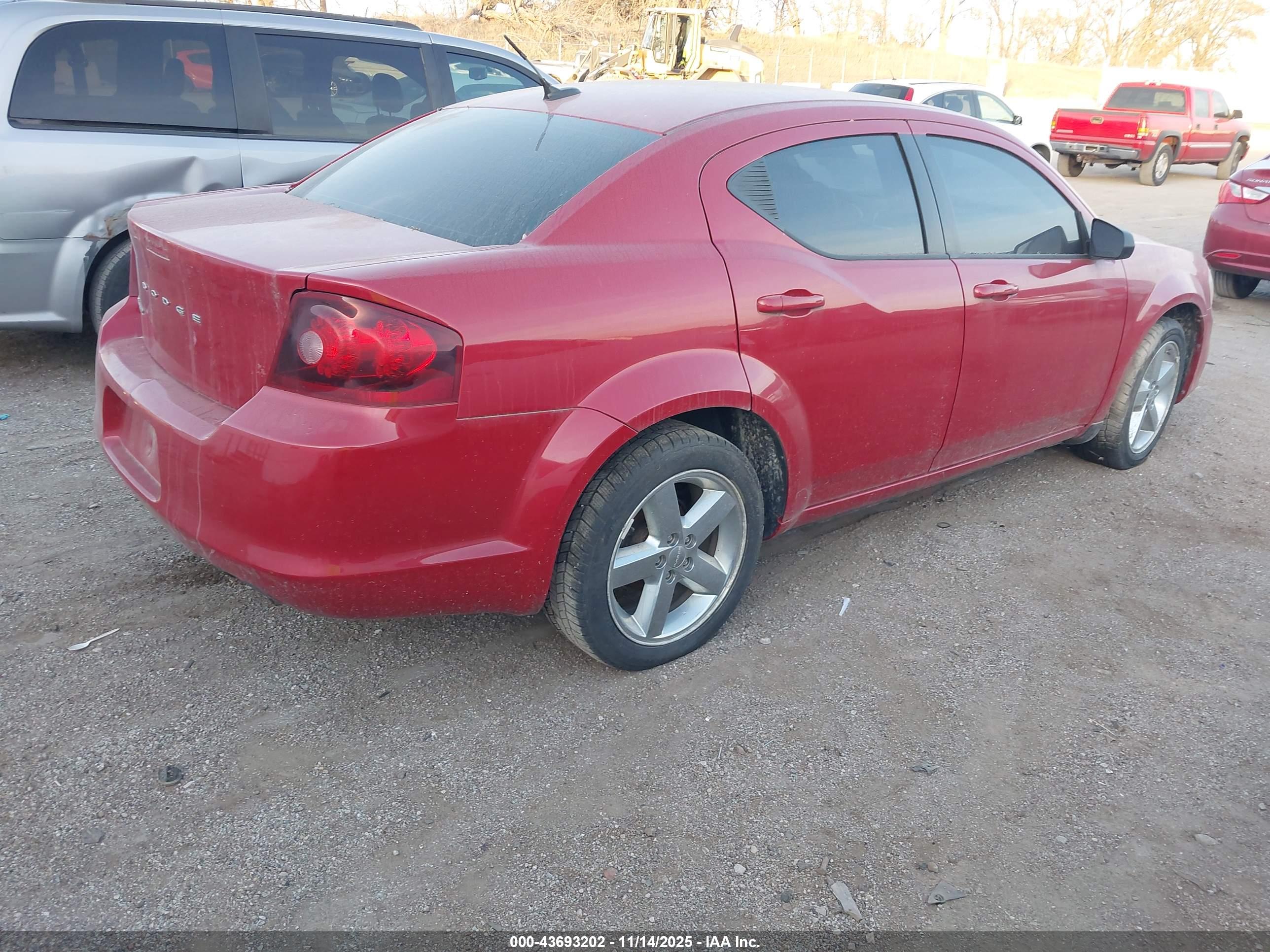 DODGE AVENGER image 4