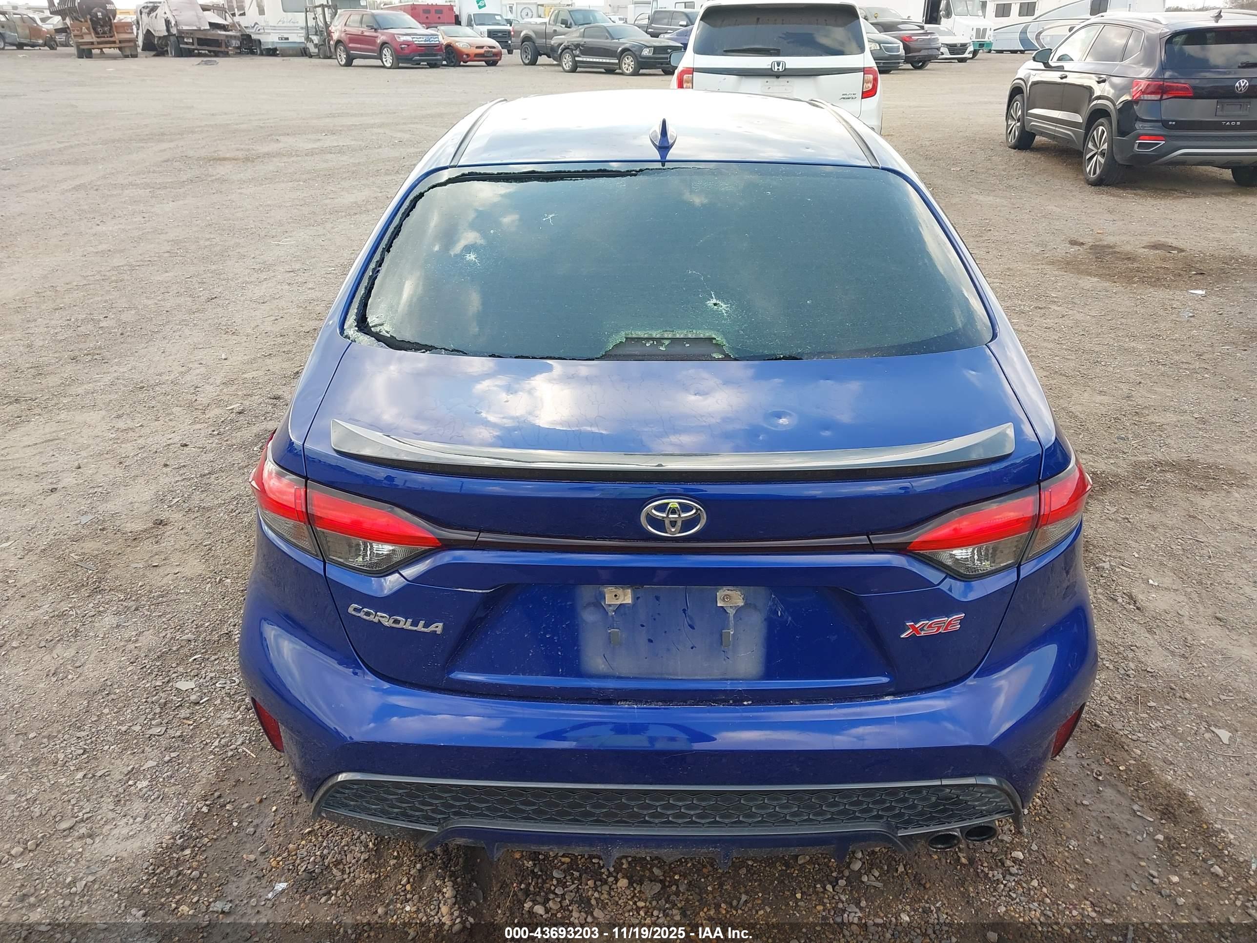 TOYOTA COROLLA image 6