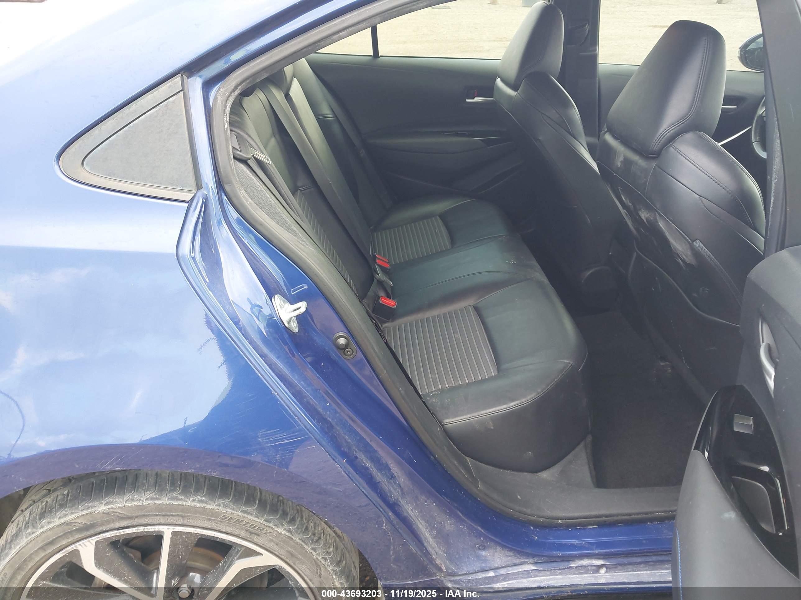 TOYOTA COROLLA image 8