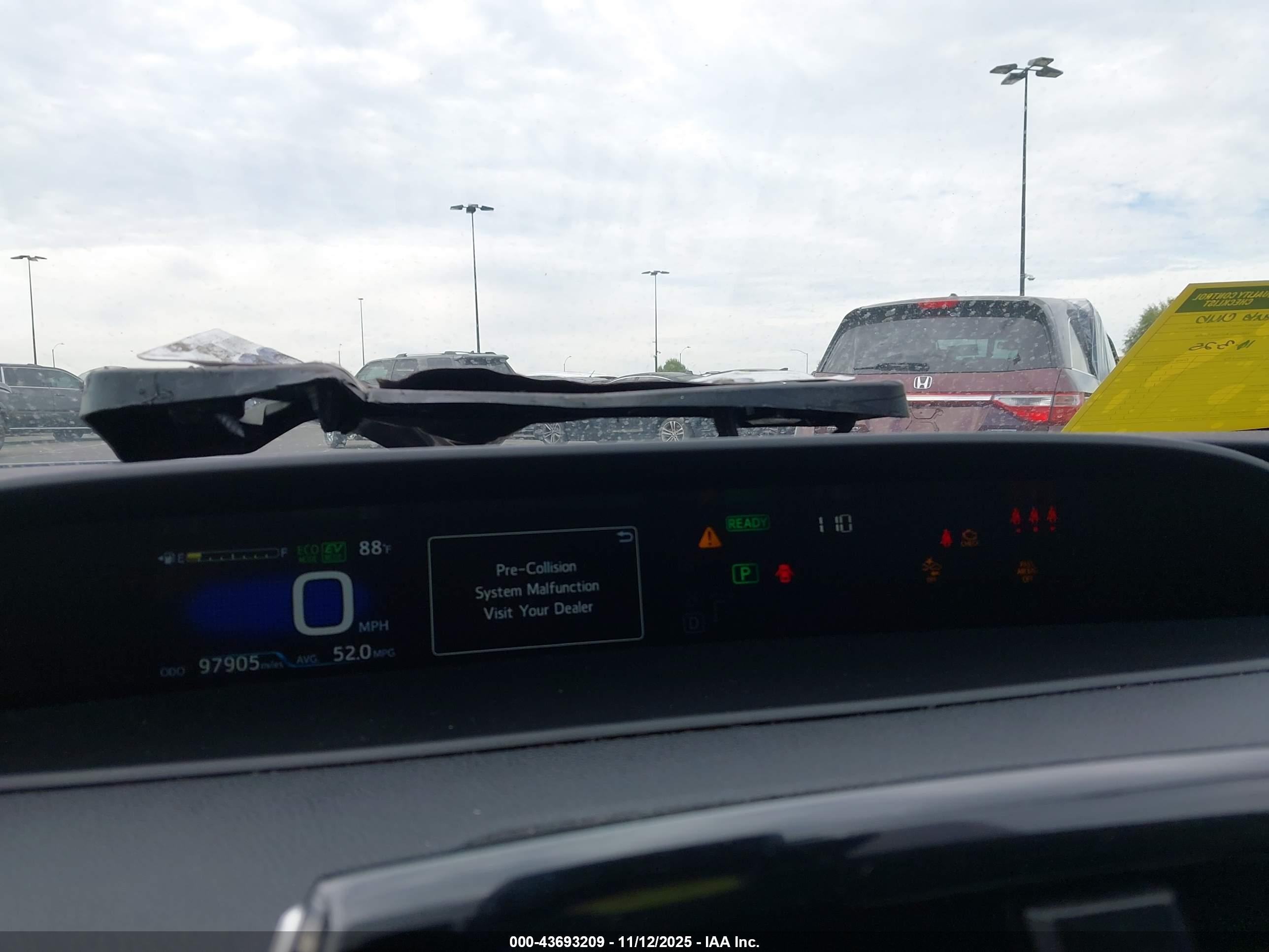 TOYOTA PRIUS image 7