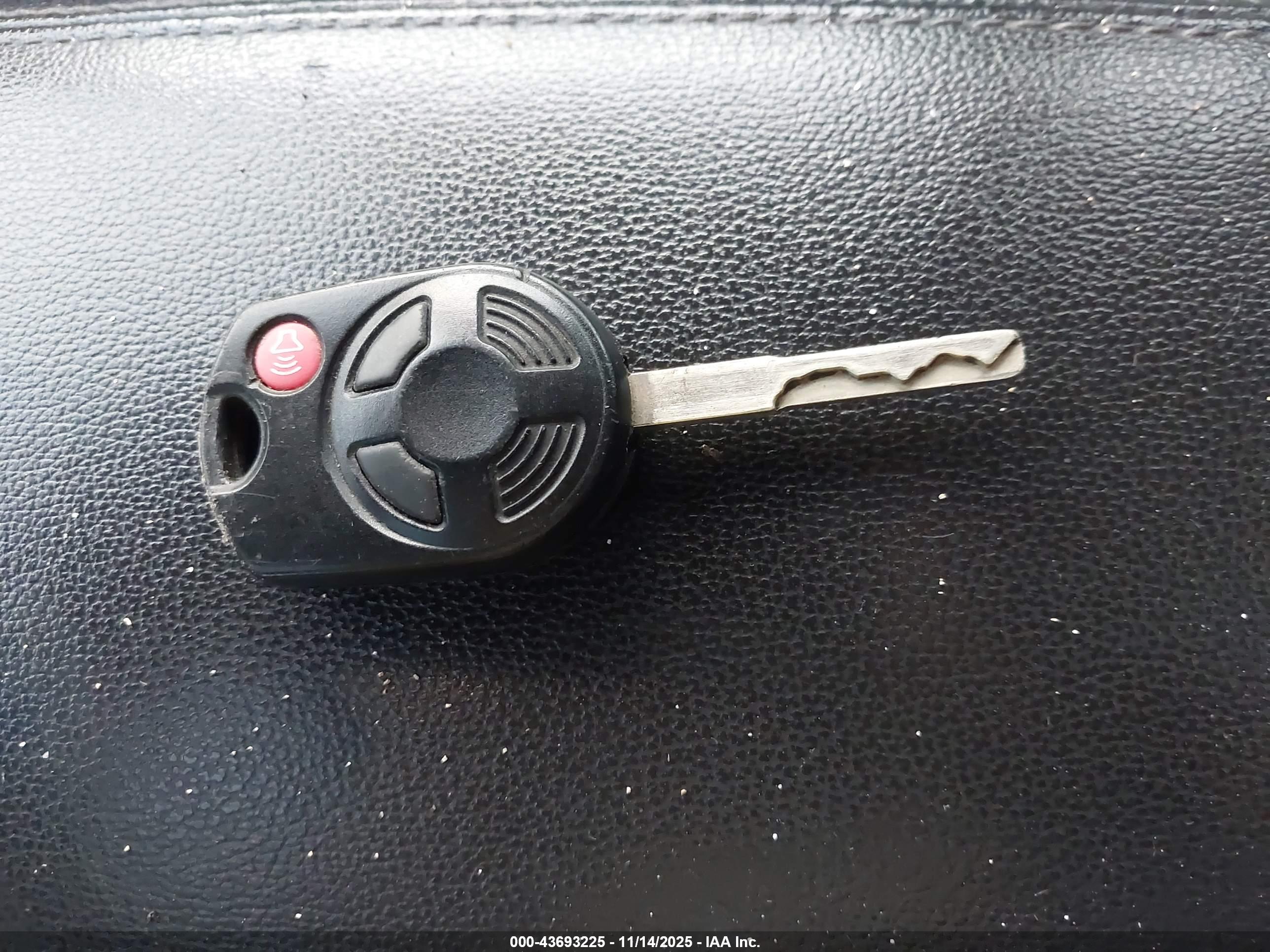 FORD ESCAPE image 11