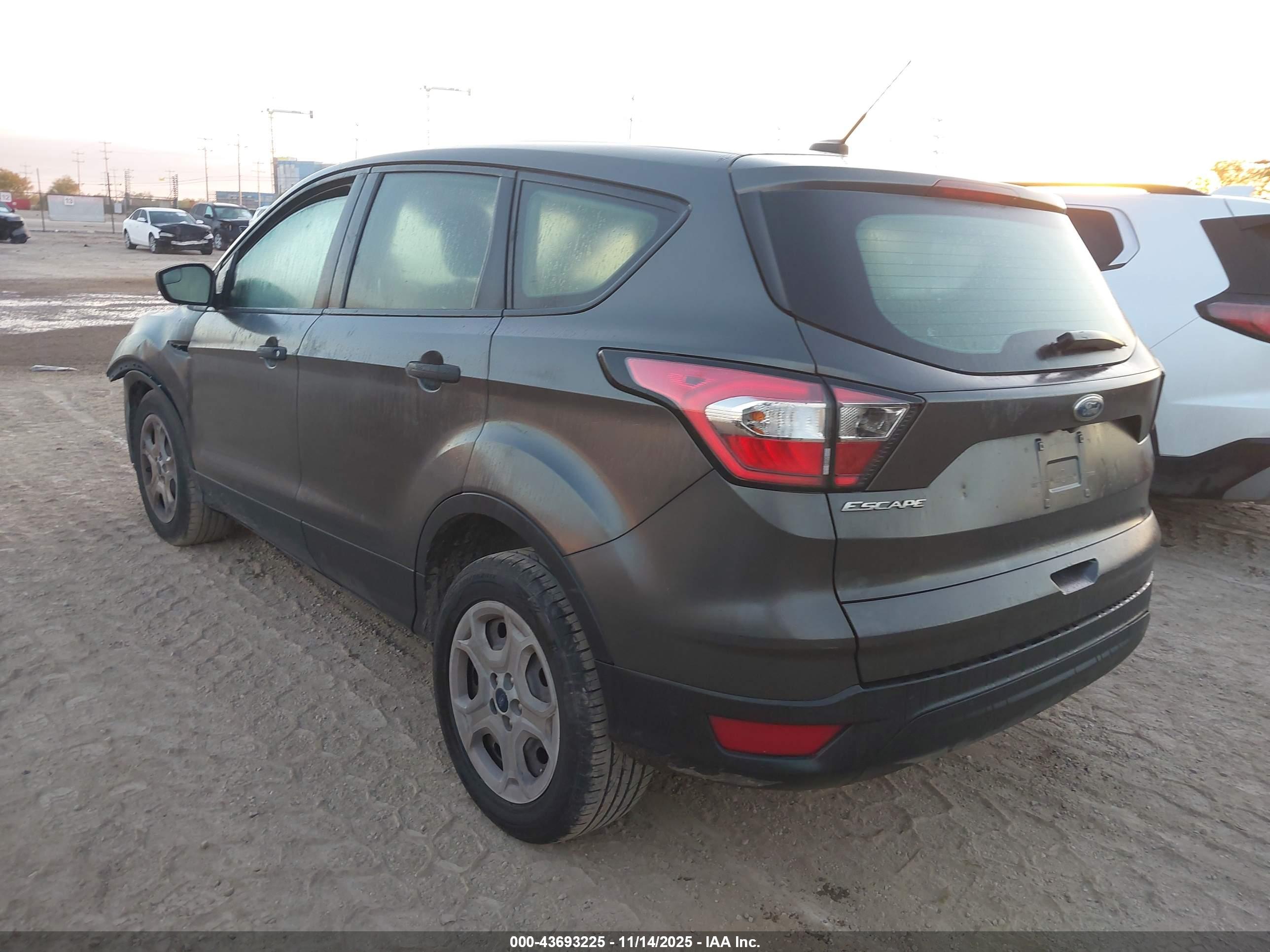 FORD ESCAPE image 3