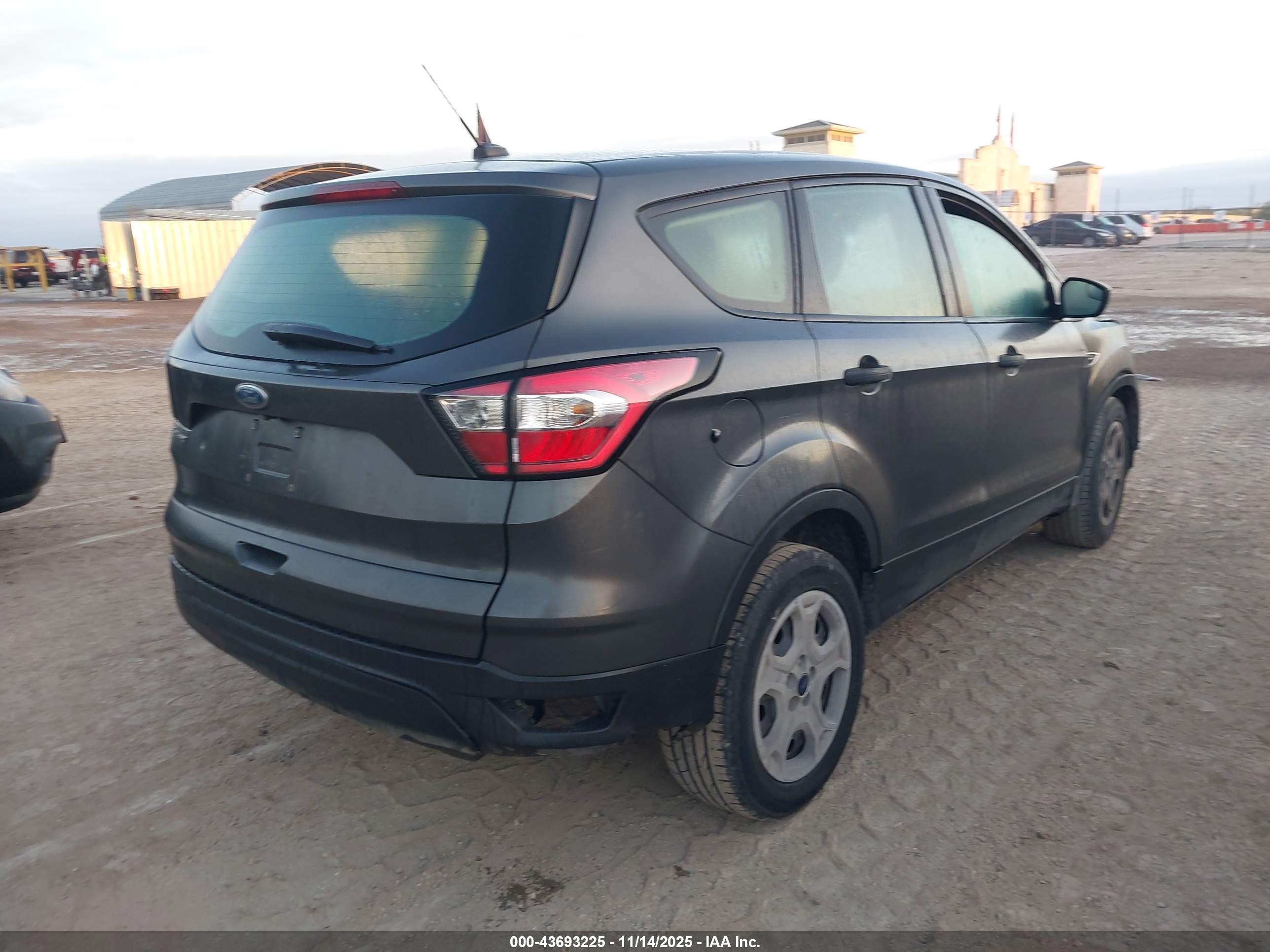 FORD ESCAPE image 4