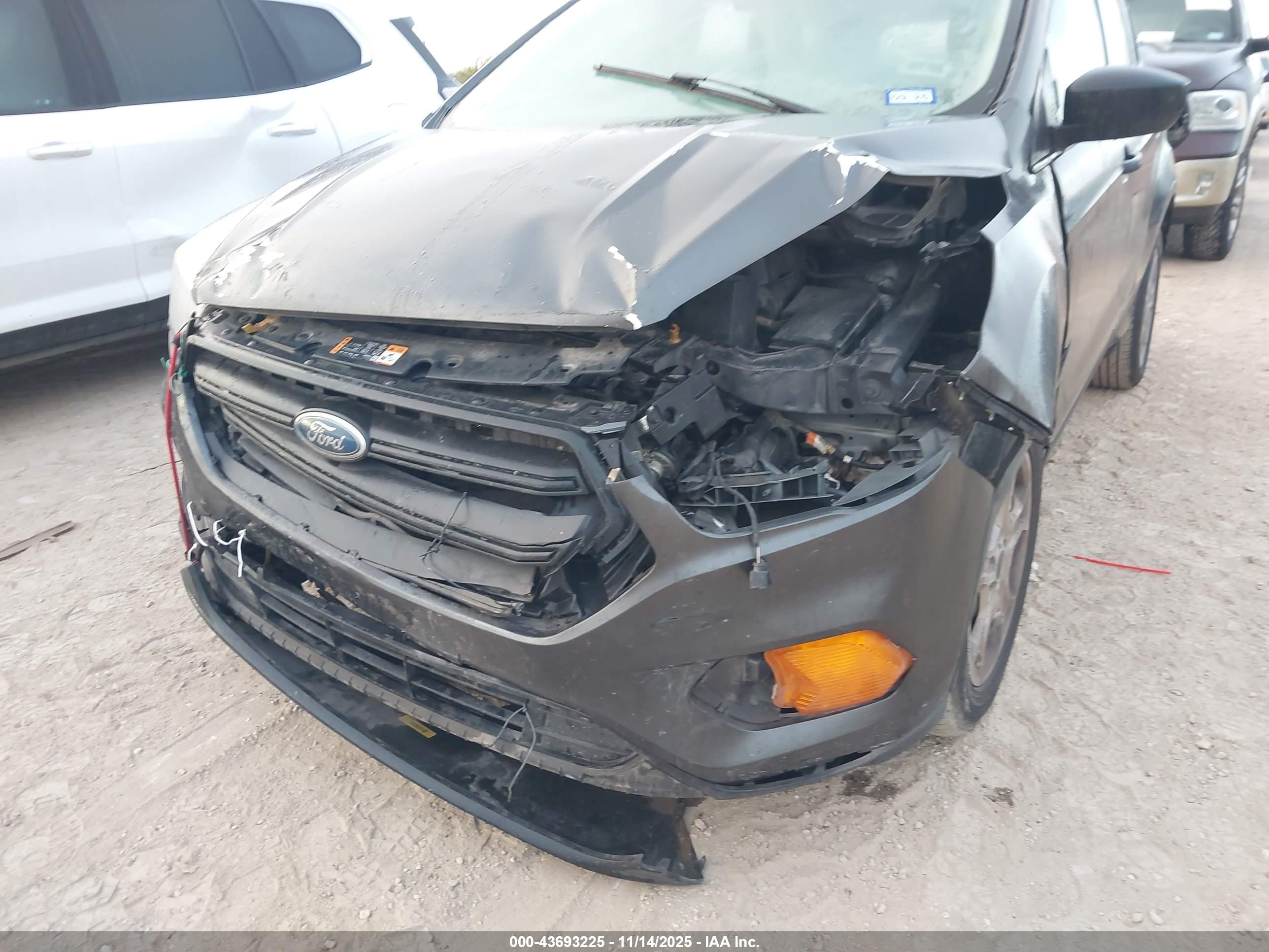 FORD ESCAPE image 6