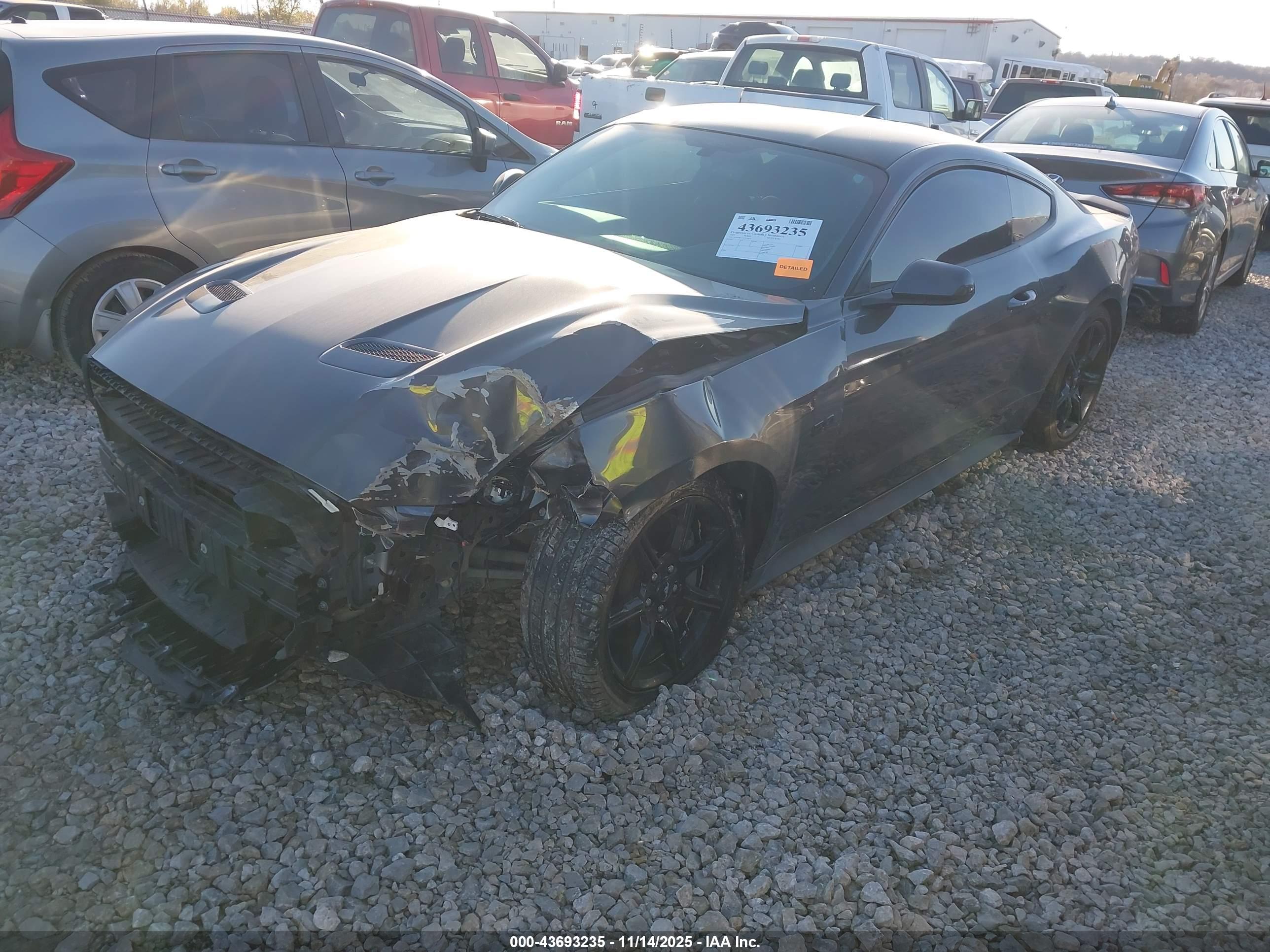 FORD MUSTANG image 2